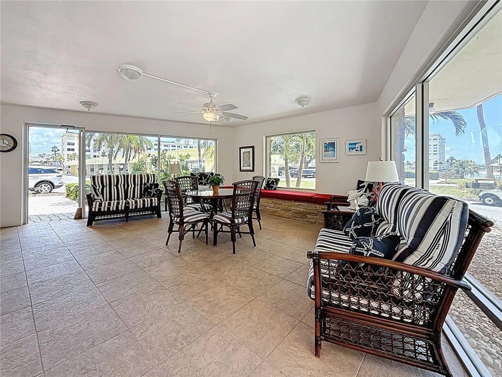 Property Slideshow image 38 of 61 | 4725 cove cir apt 908, St Petersburg, FL, 33708