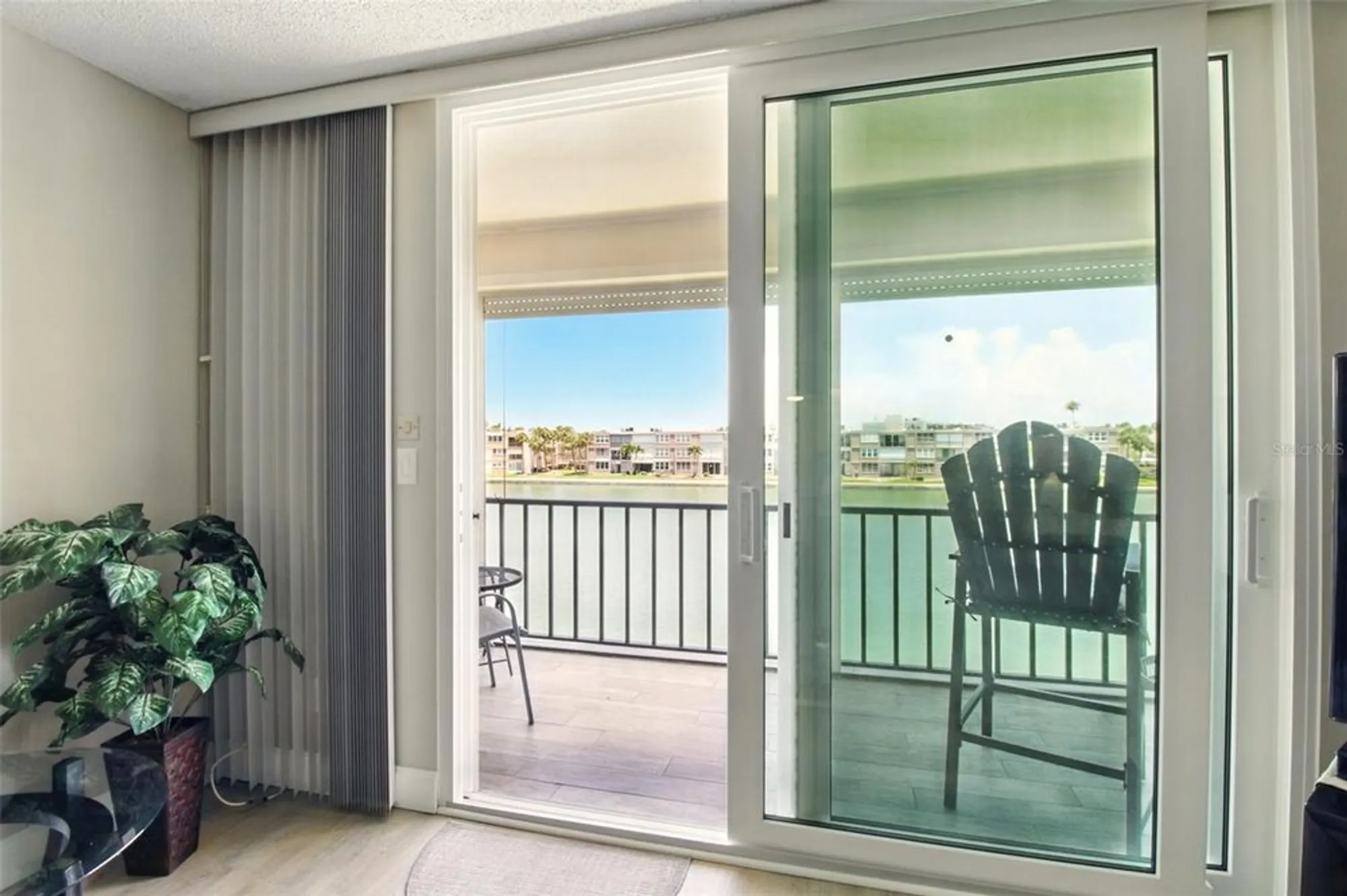 Property Slideshow image 11 of 29 | 7625 sun island dr 304, South Pasadena, FL, 33707