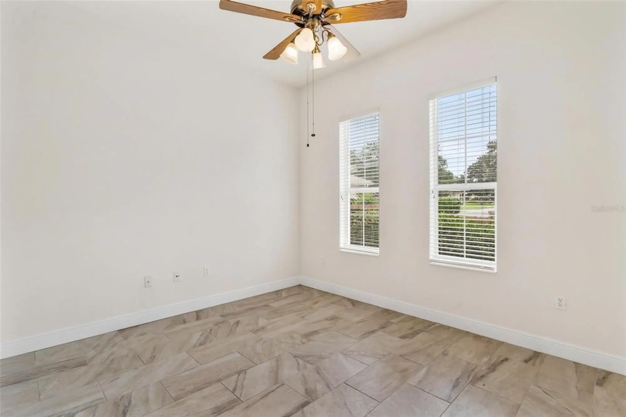Property Slideshow image 25 of 49 | 5239 grove mnr, Lady Lake, FL, 32159