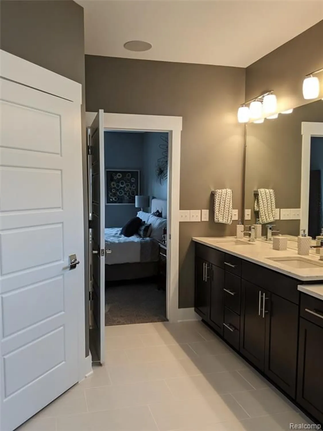 Property Slideshow image 28 of 51 | 27176 walloon way, Brownstown Twp, MI, 48134