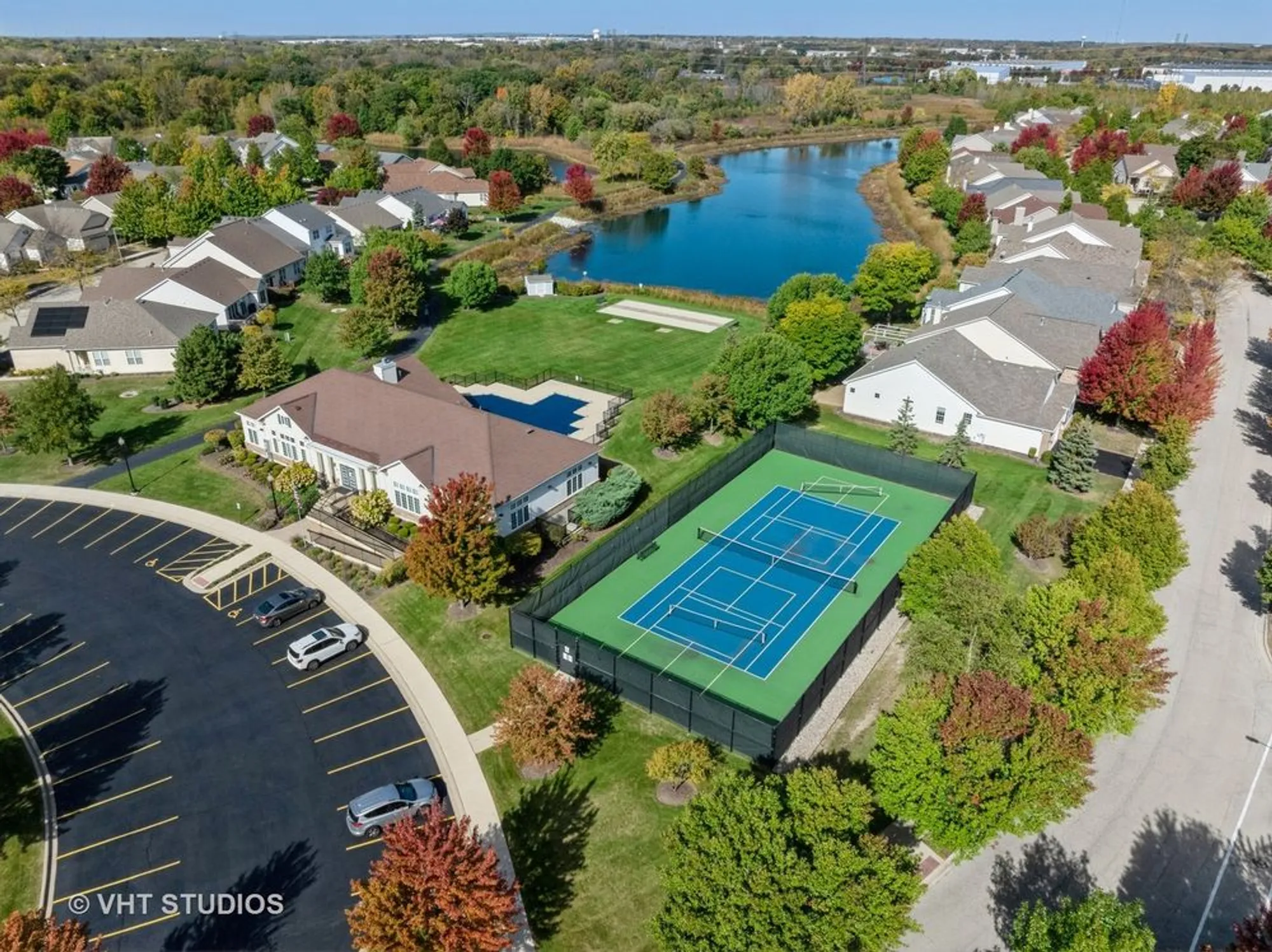 Property Slideshow image 39 of 40 | 1504 mansfield dr, Aurora, IL, 60502