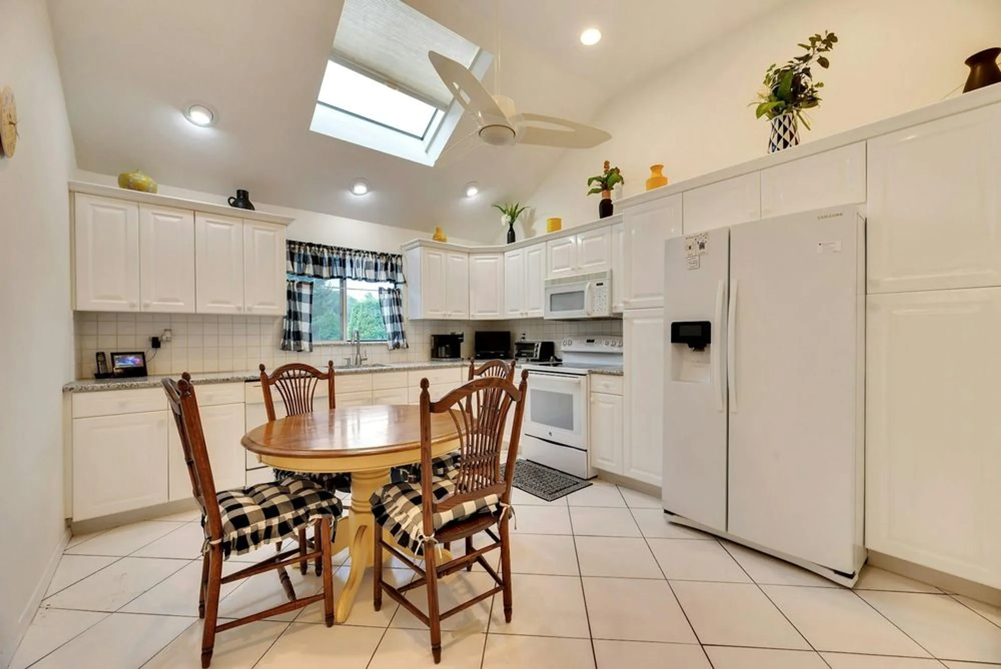 Property Slideshow image 9 of 30 | 279 dockside ct, Moriches, NY, 11955