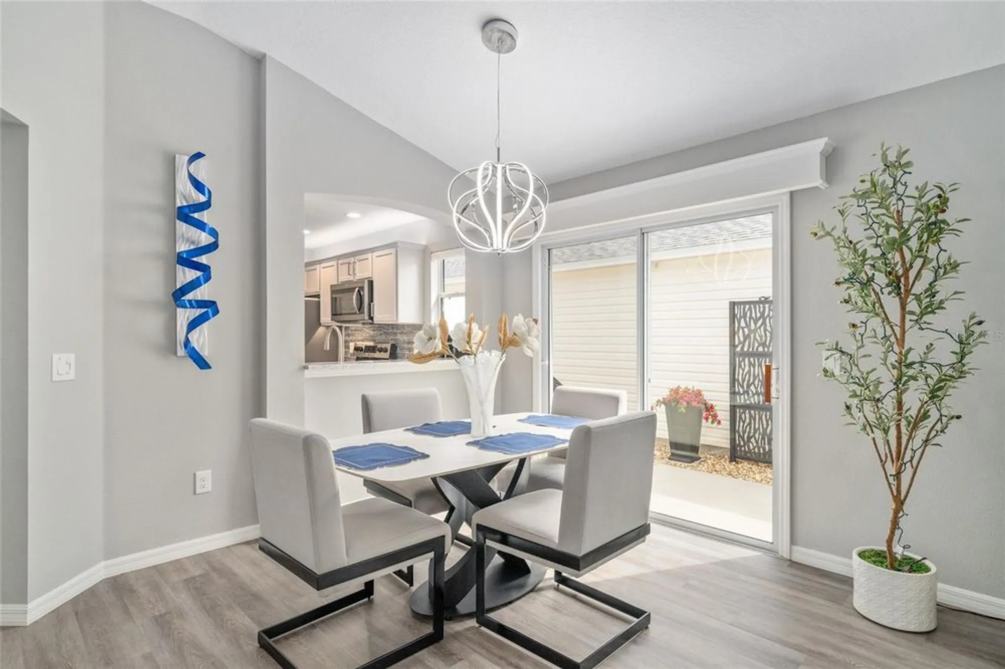 Property Slideshow image 11 of 39 | 2498 yalaha ave, The Villages, FL, 32162