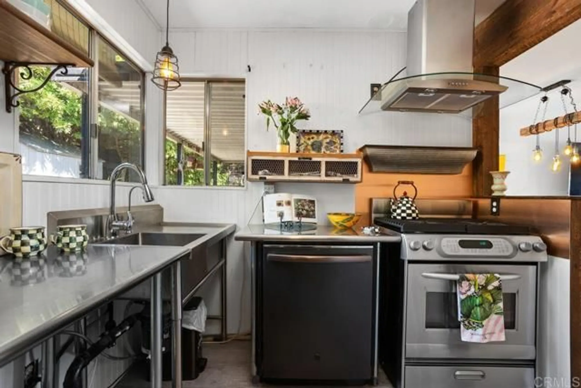 Property Slideshow image 14 of 43 | 1529 temple heights dr, Oceanside, CA, 92056