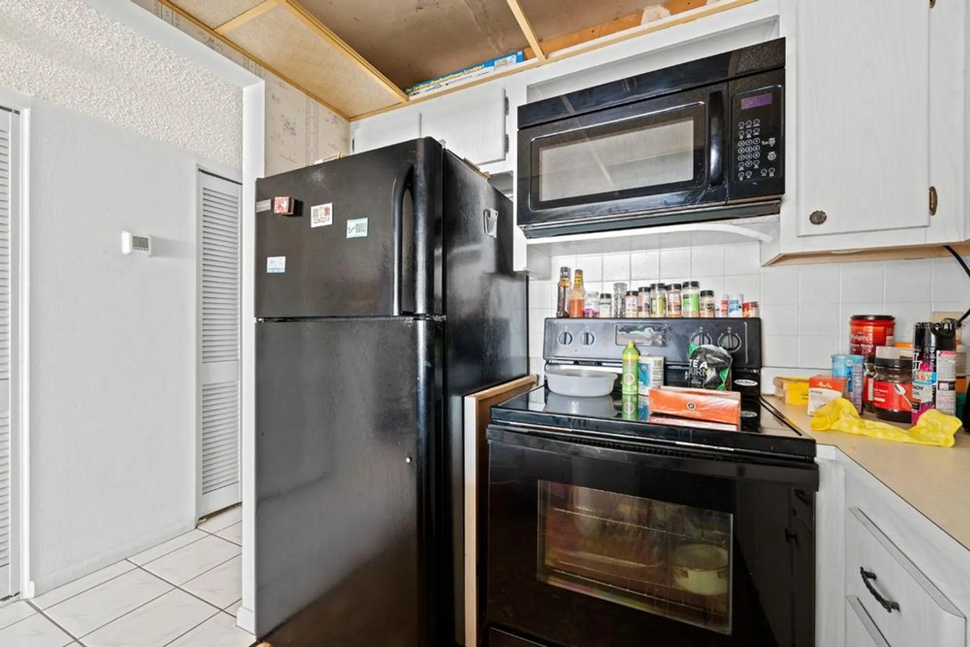 Property Slideshow image 10 of 24 | 4550 cove cir apt 305, St Petersburg, FL, 33708