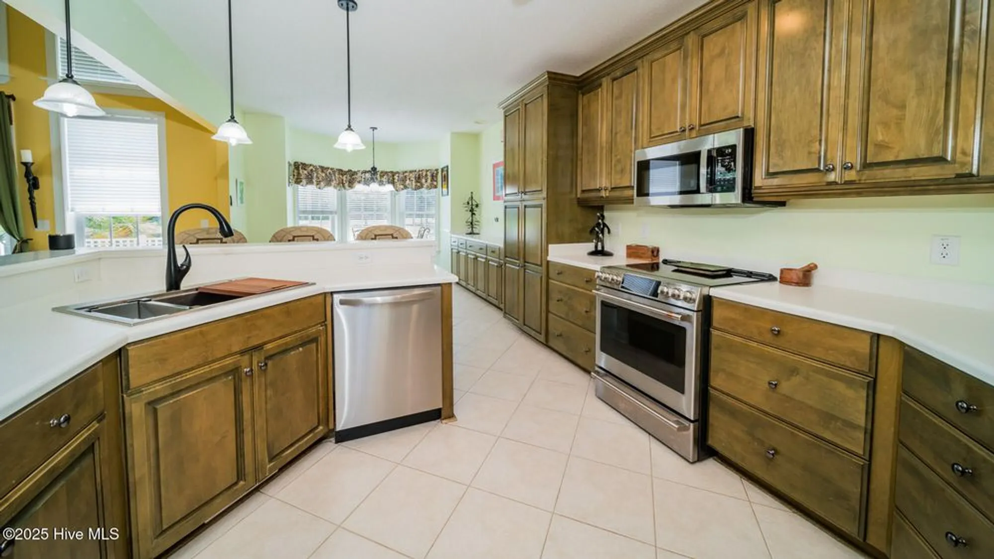Property Slideshow image 12 of 72 | 569 fairburn ct, Calabash, NC, 28467