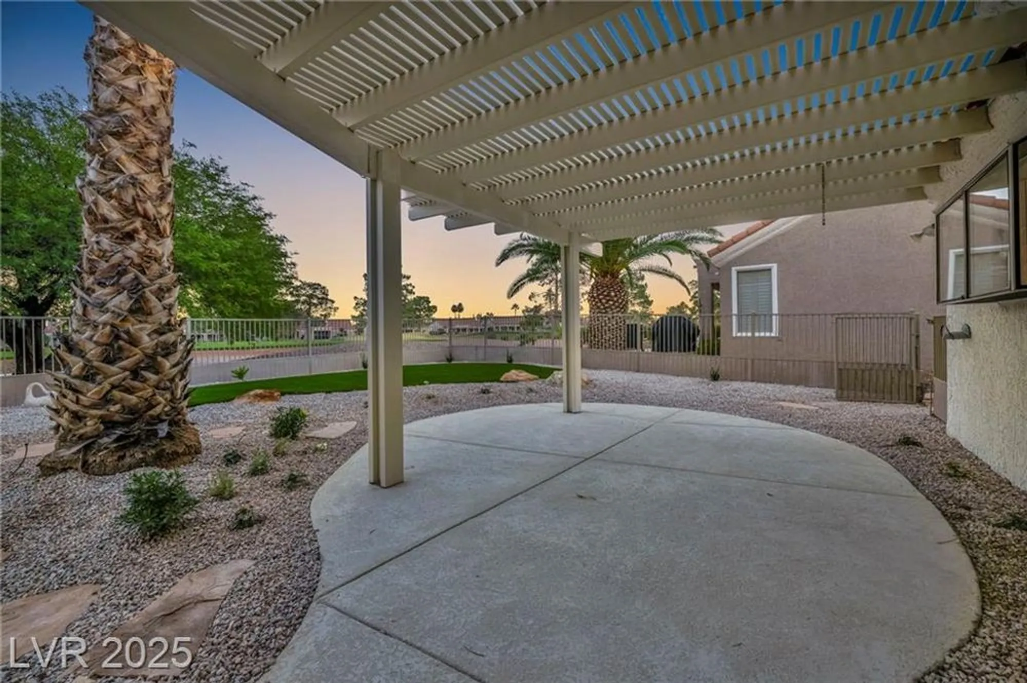 Property Slideshow image 51 of 70 | 2920 crown ridge dr, Las Vegas, NV, 89134