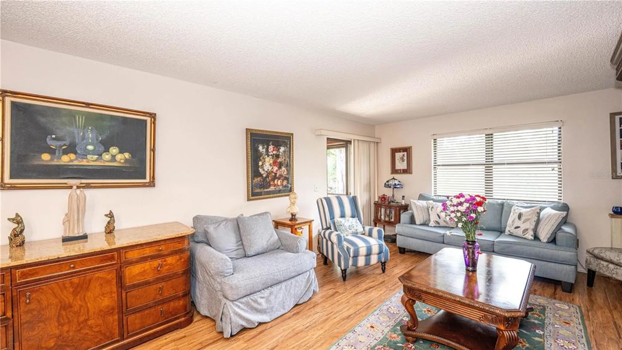 Property Slideshow image 14 of 38 | 272 beaver dam ct, Royal Palm Beach, FL, 33411