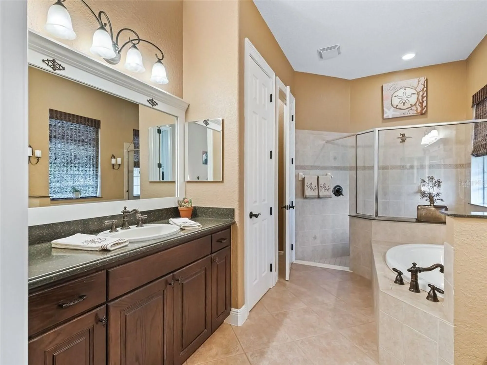 Property Slideshow image 28 of 57 | 5235 island terrace ct, Lady Lake, FL, 32159