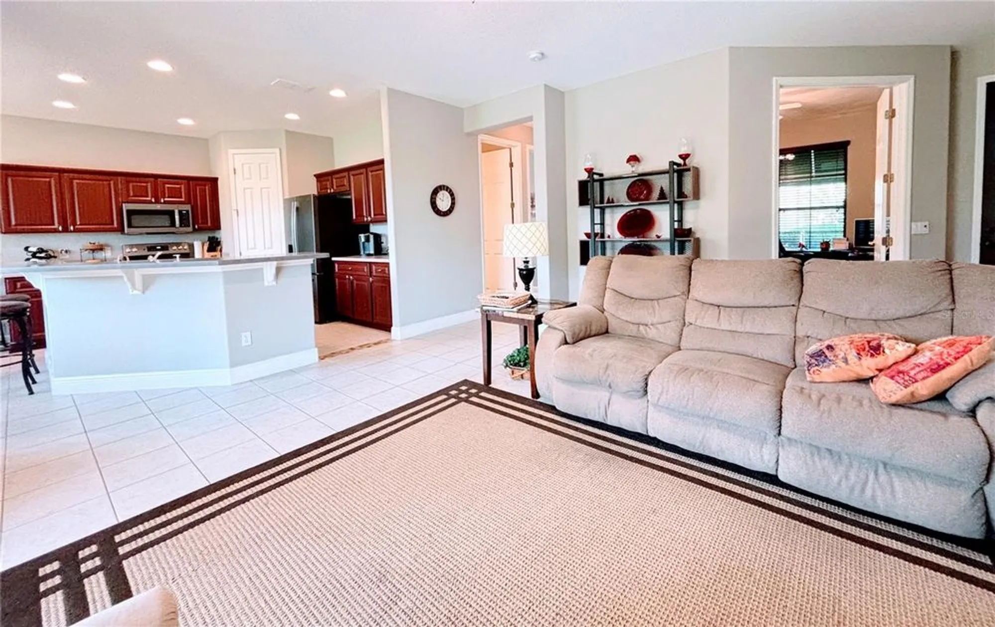 Property Slideshow image 3 of 62 | 134 glendale ct, Poinciana, FL, 34759