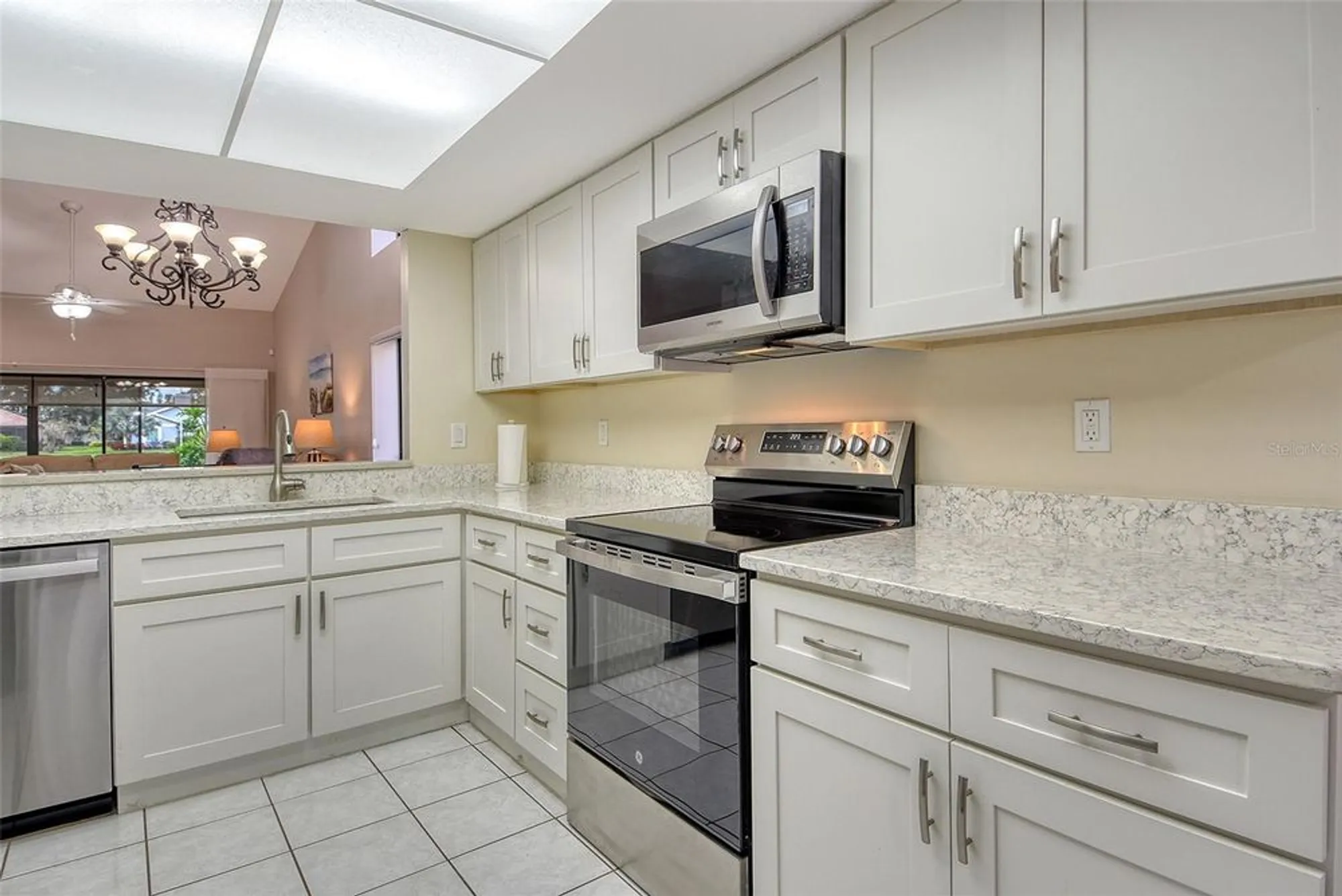 Property Slideshow image 14 of 38 | 6261 timber lake dr f6, Sarasota, FL, 34243