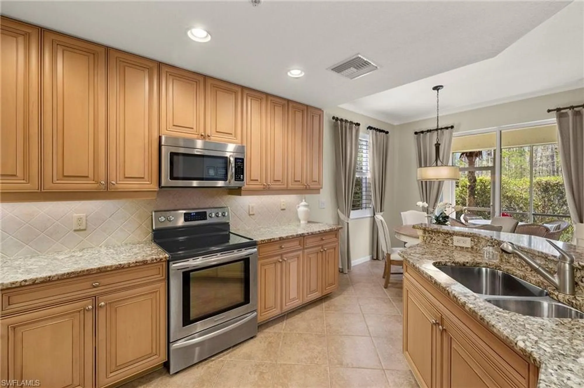 Property Slideshow image 9 of 39 | 13002 pennington pl 101, Fort Myers, FL, 33913