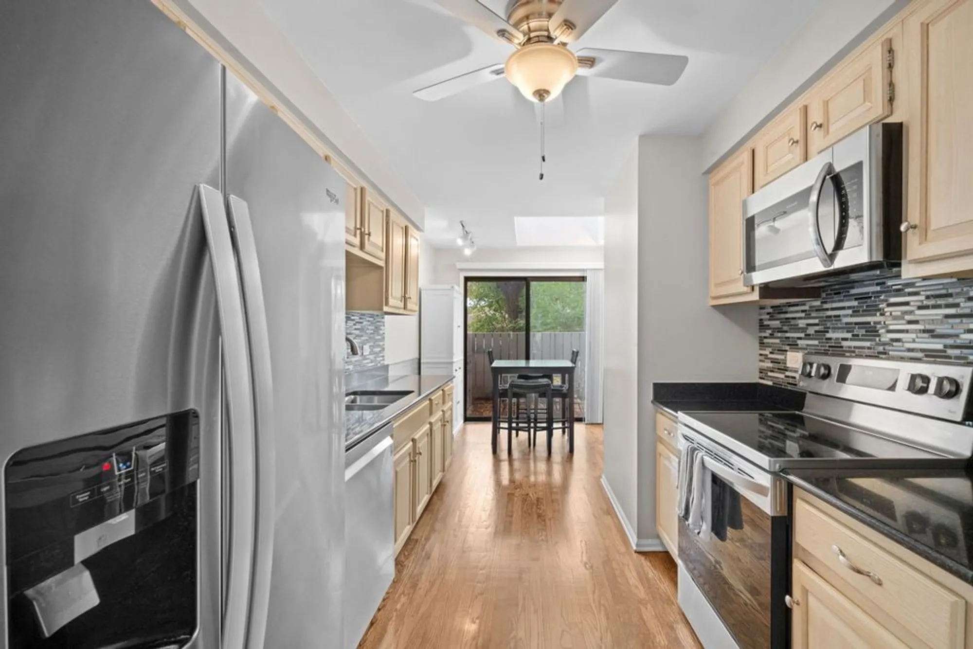 Property Slideshow image 6 of 31 | 429 valley view rd, Lake Barrington, IL, 60010