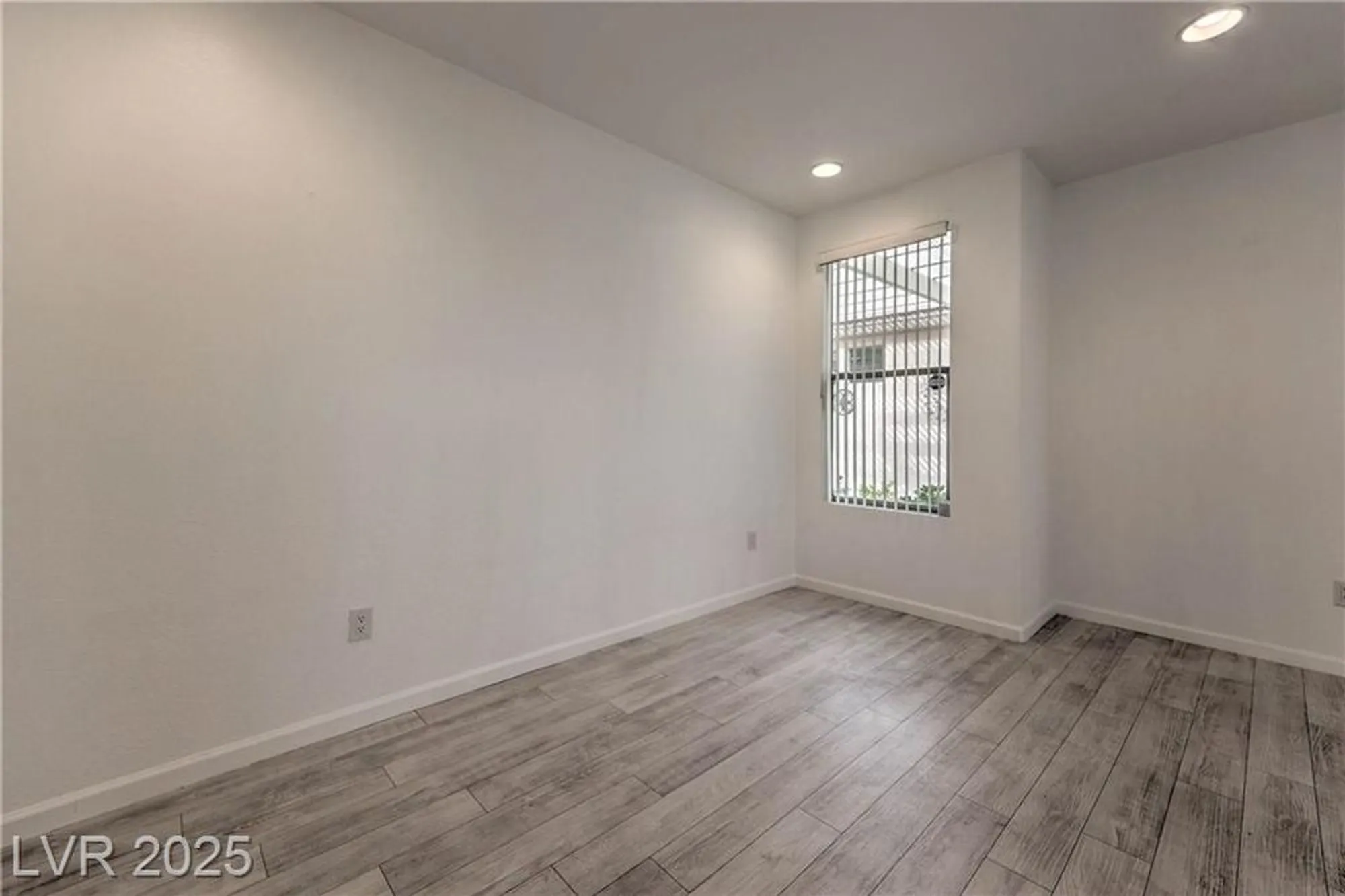 Property Slideshow image 9 of 36 | 562 mountain links dr, Henderson, NV, 89012