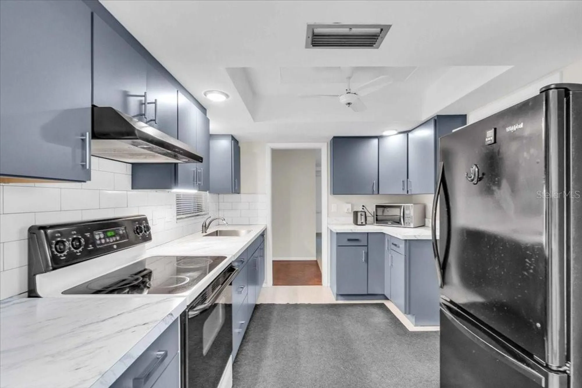 Property Slideshow image 12 of 31 | 3140 village green dr # 1119, Sarasota, FL, 34239