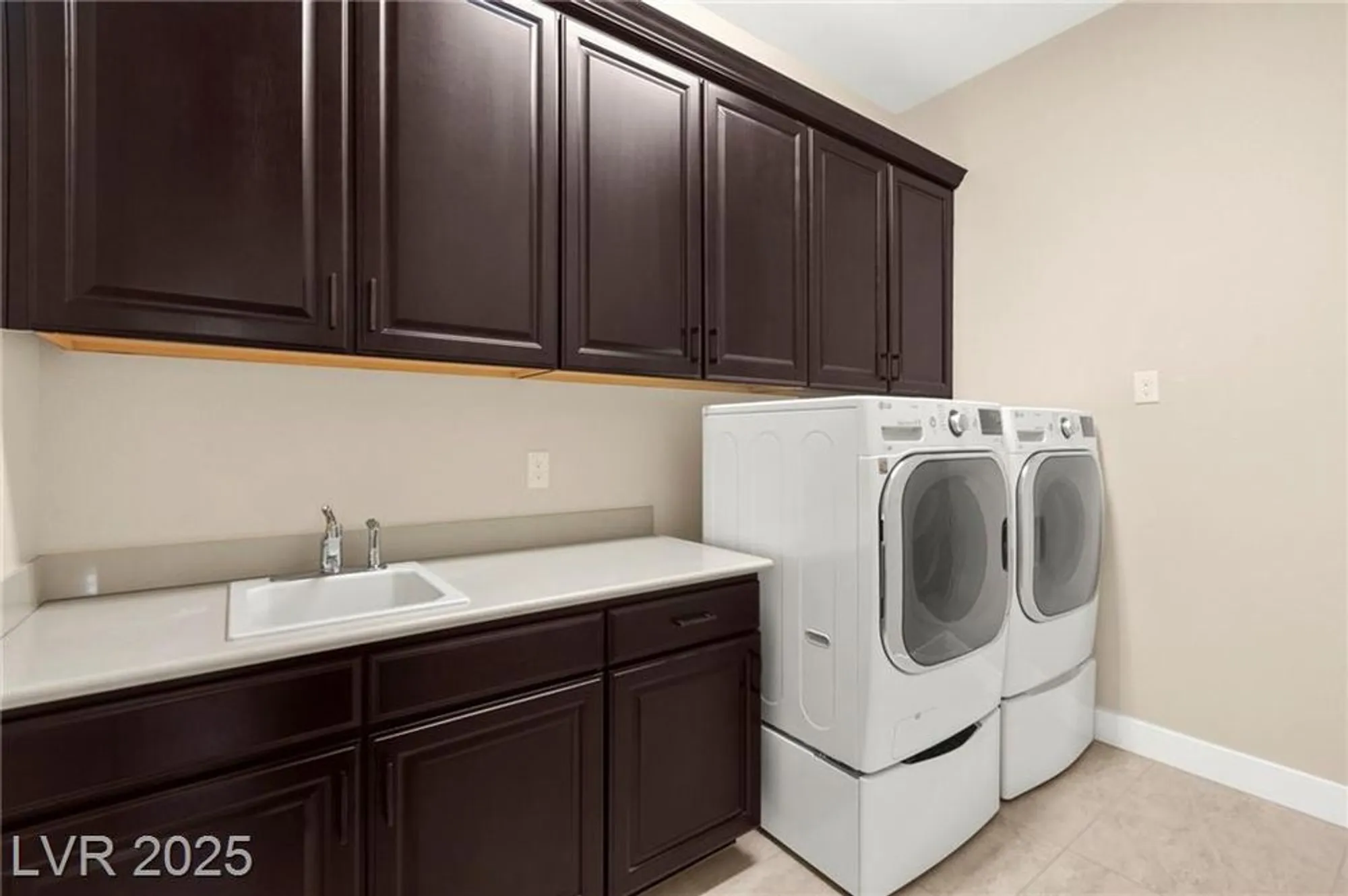 Property Slideshow image 40 of 55 | 6810 silver crescent st, Las Vegas, NV, 89148