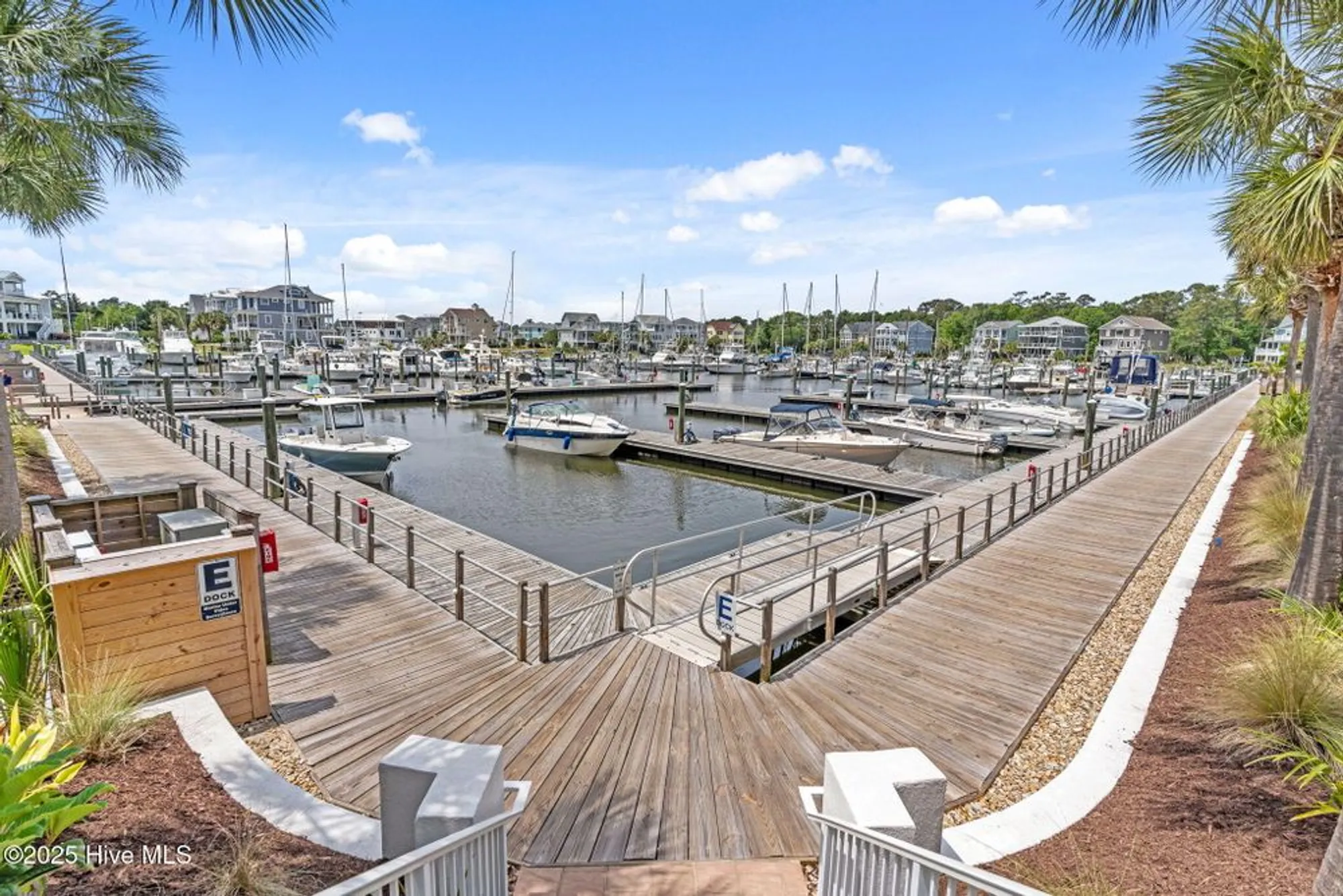 Property Slideshow image 13 of 80 | 3931 members club blvd, Southport, NC, 28461