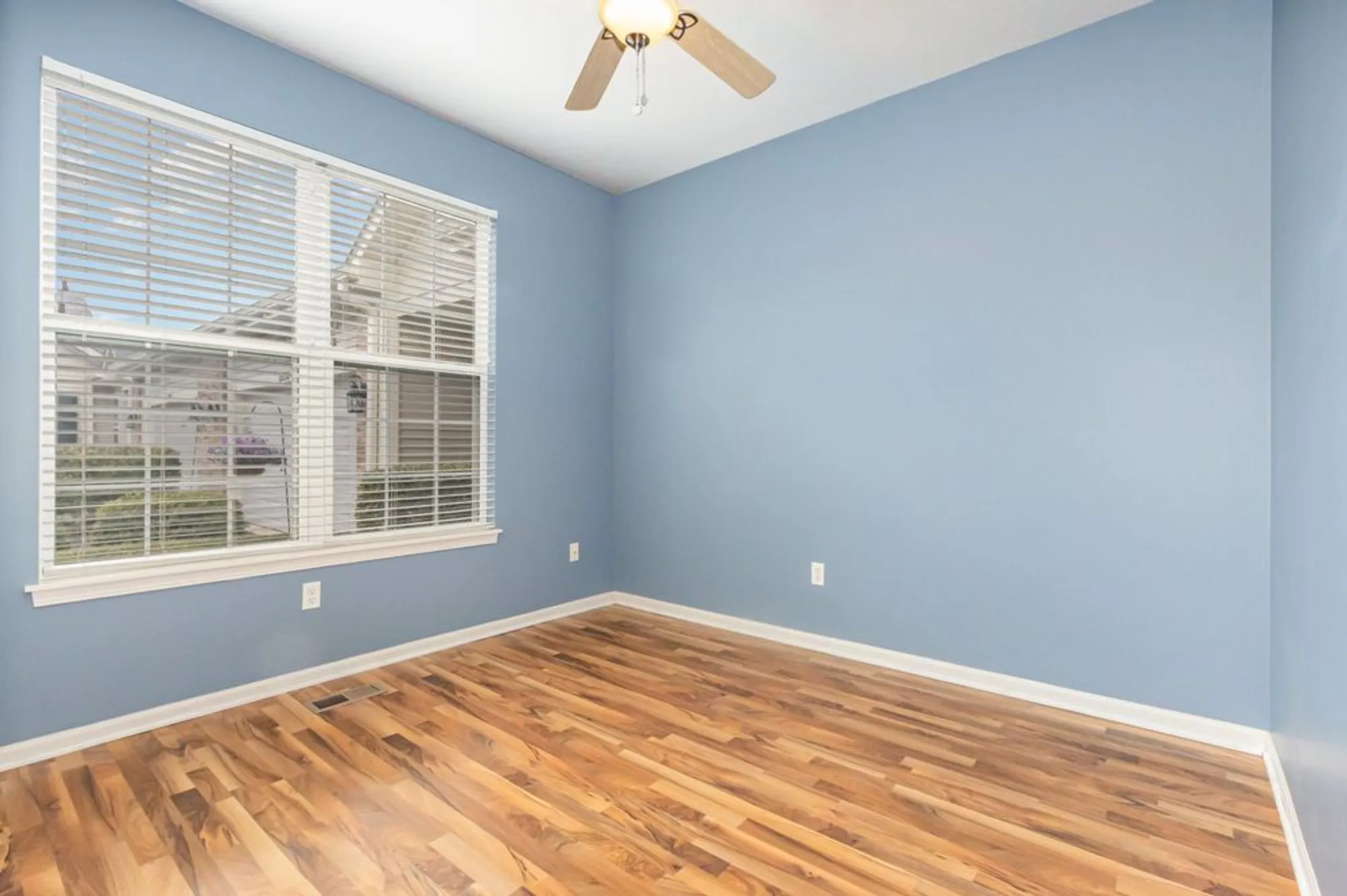 Property Slideshow image 11 of 16 | 1532 w cadillac cir, Romeoville, IL, 60446