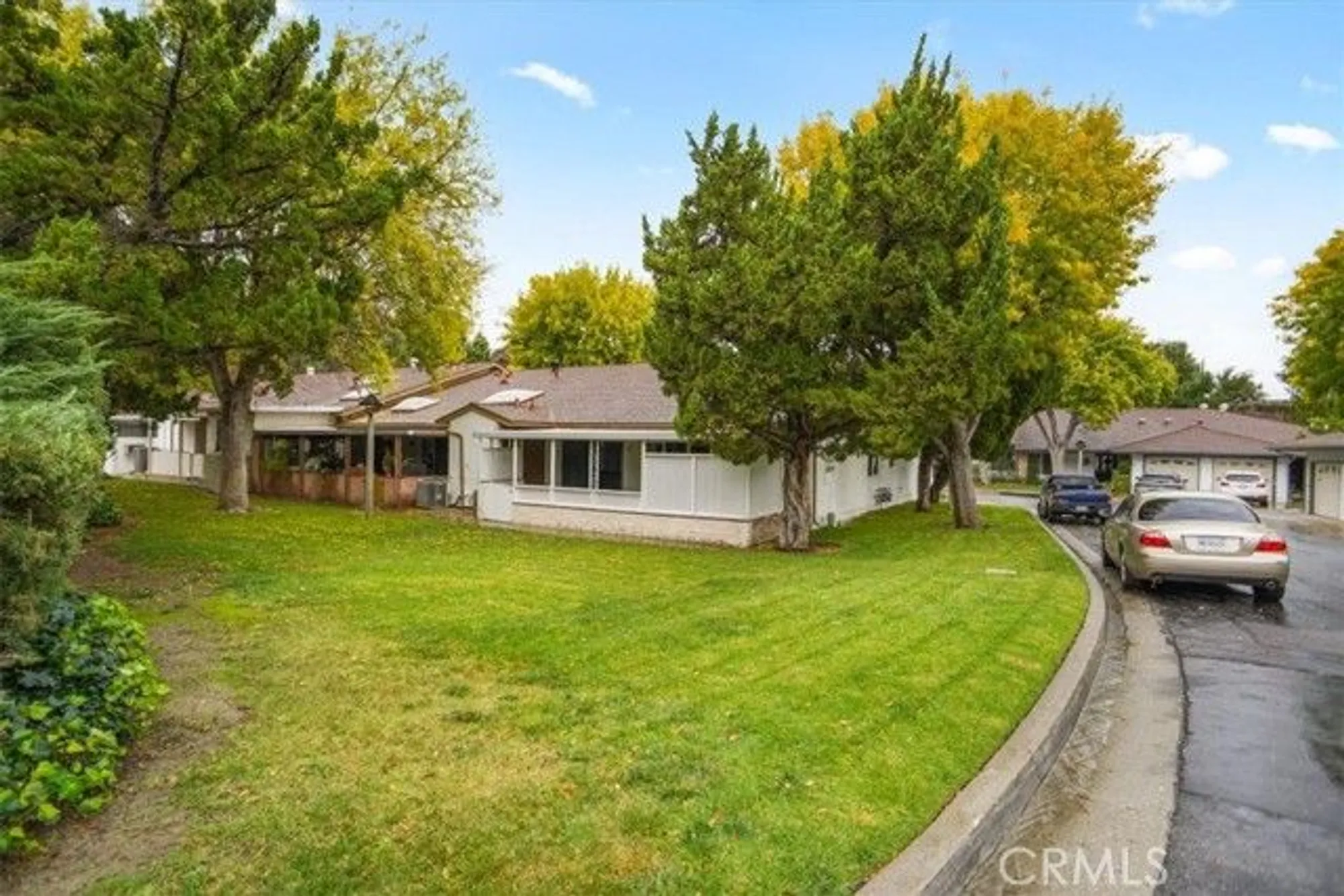 Property Slideshow image 17 of 33 | 26847 oak branch cir, Newhall, CA, 91321