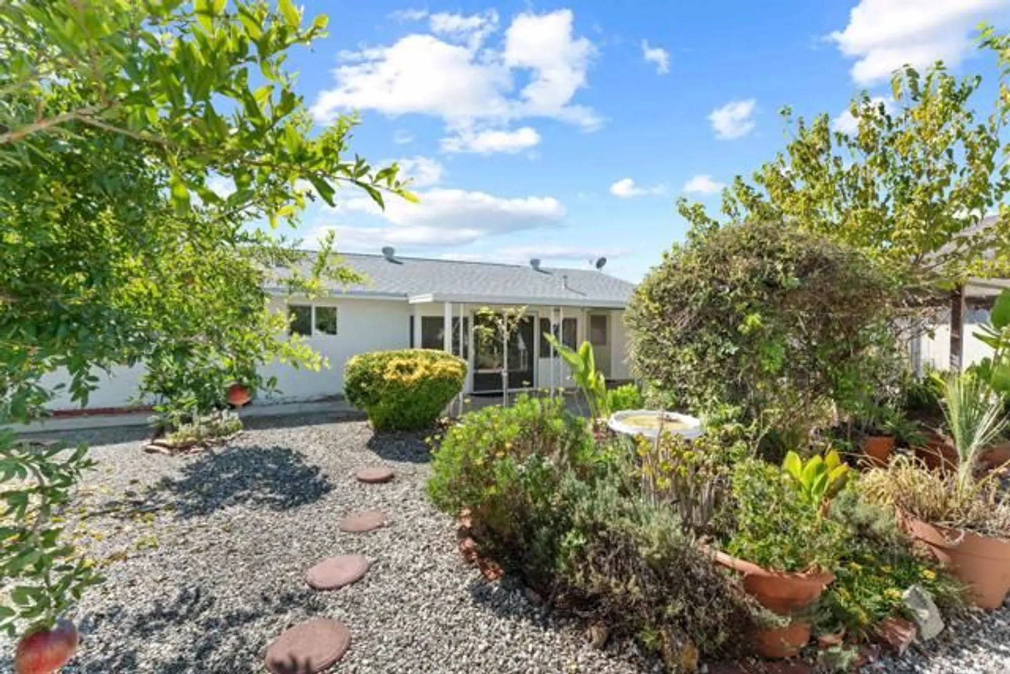 Property Slideshow image 16 of 28 | 25768 roanoke rd, Sun City, CA, 92586