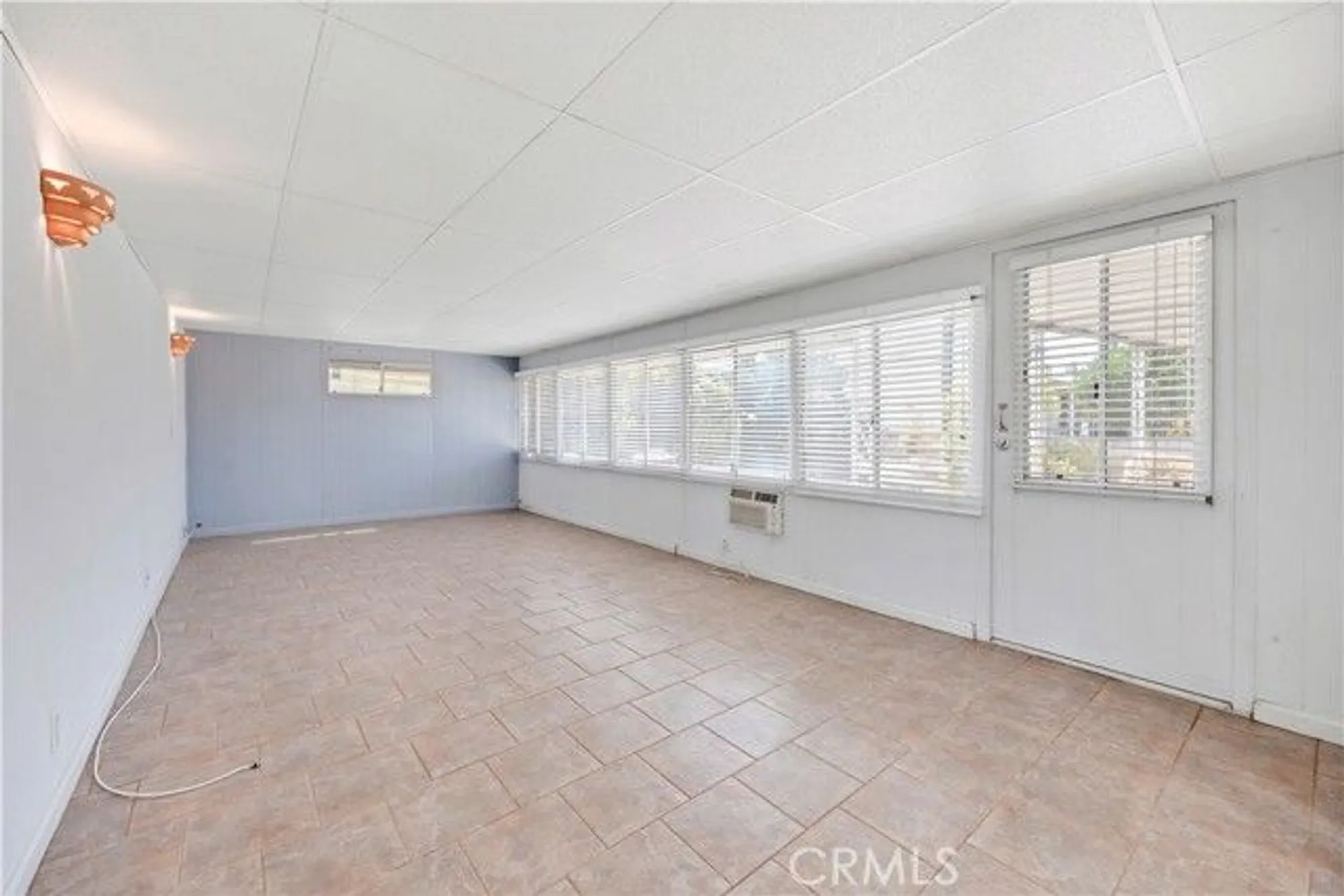 Property Slideshow image 18 of 34 | 2953 manzanita way, Hemet, CA, 92545