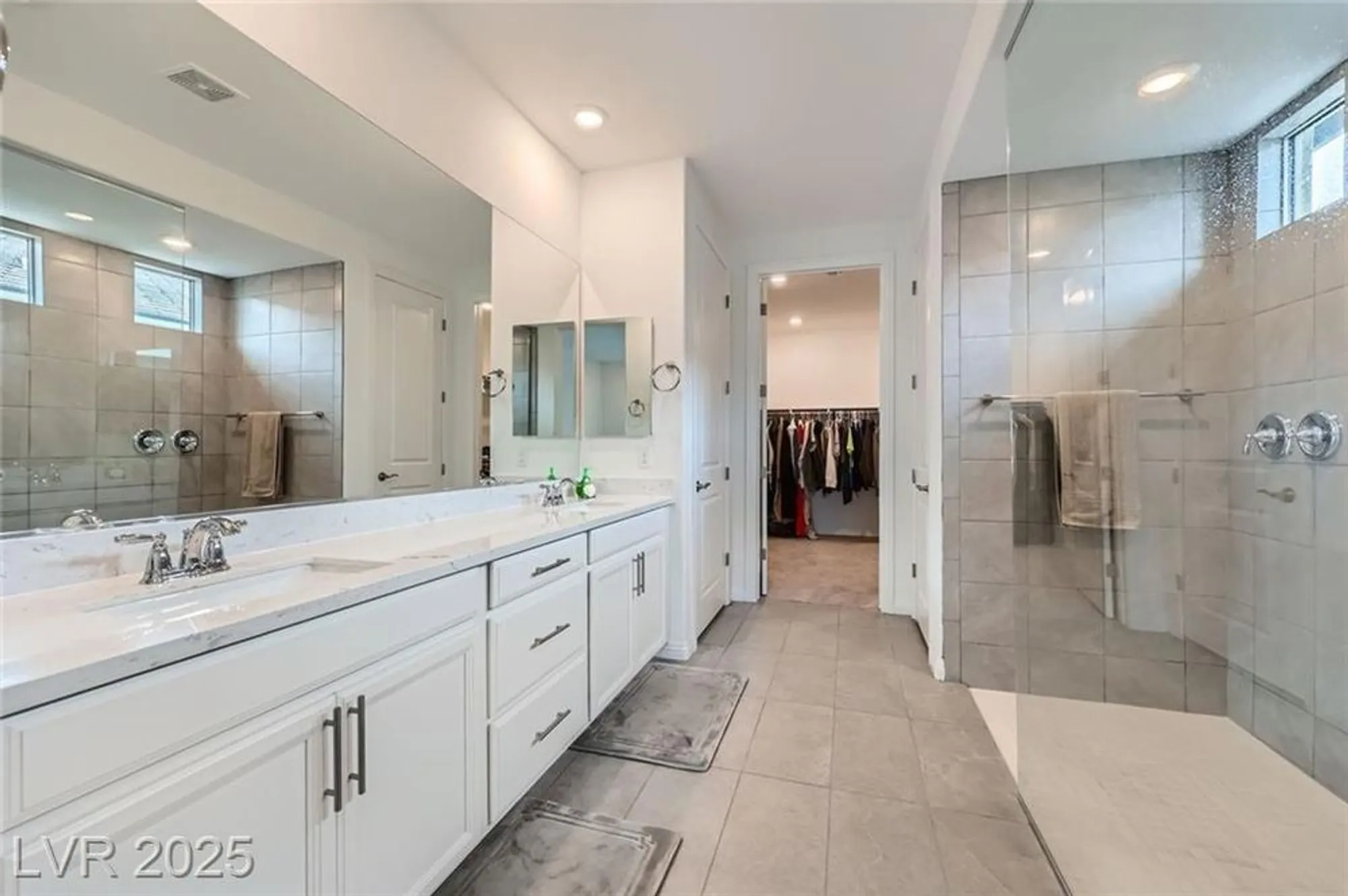 Property Slideshow image 16 of 28 | 6519 summershade st, North Las Vegas, NV, 89086
