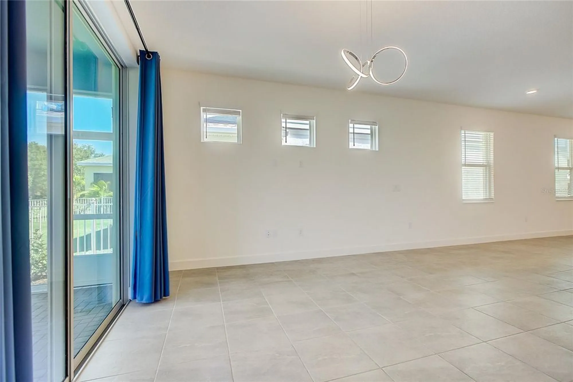 Property Slideshow image 23 of 91 | 411 sandsend ct, Apollo Beach, FL, 33572