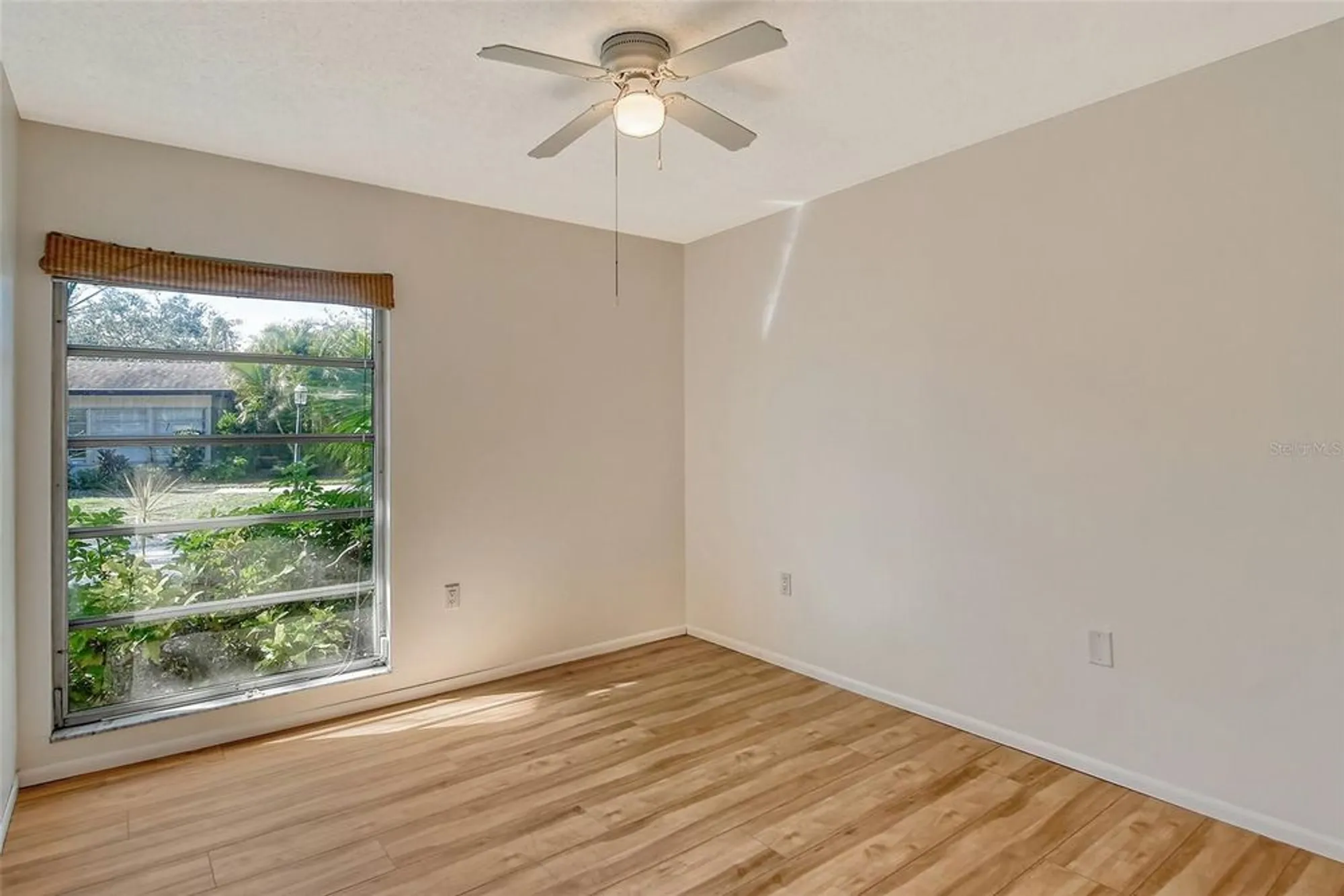 Property Slideshow image 17 of 37 | 6947 woodwind dr 77, Sarasota, FL, 34231
