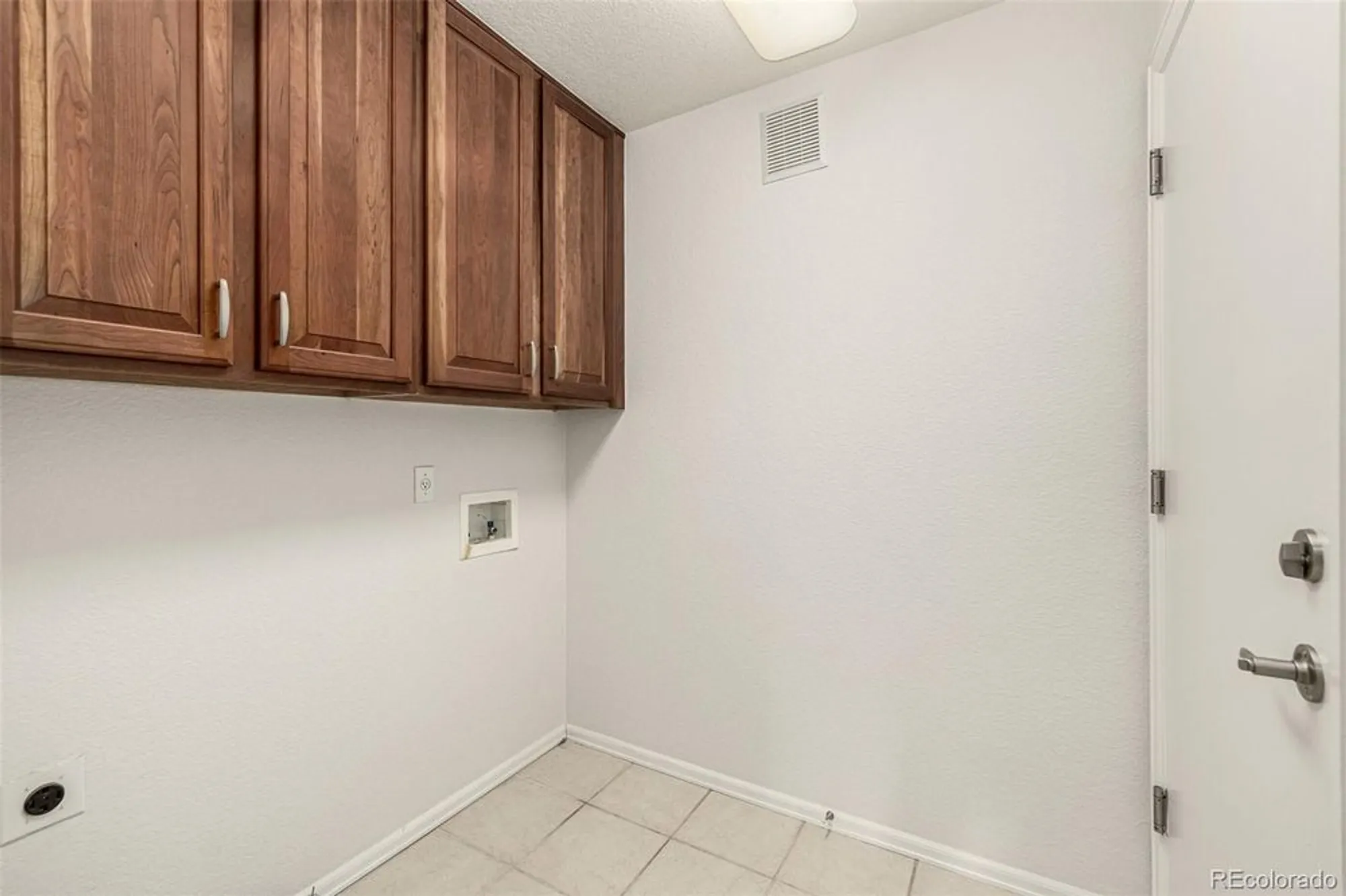 Property Slideshow image 30 of 46 | 8267 s sicily ct, Aurora, CO, 80016