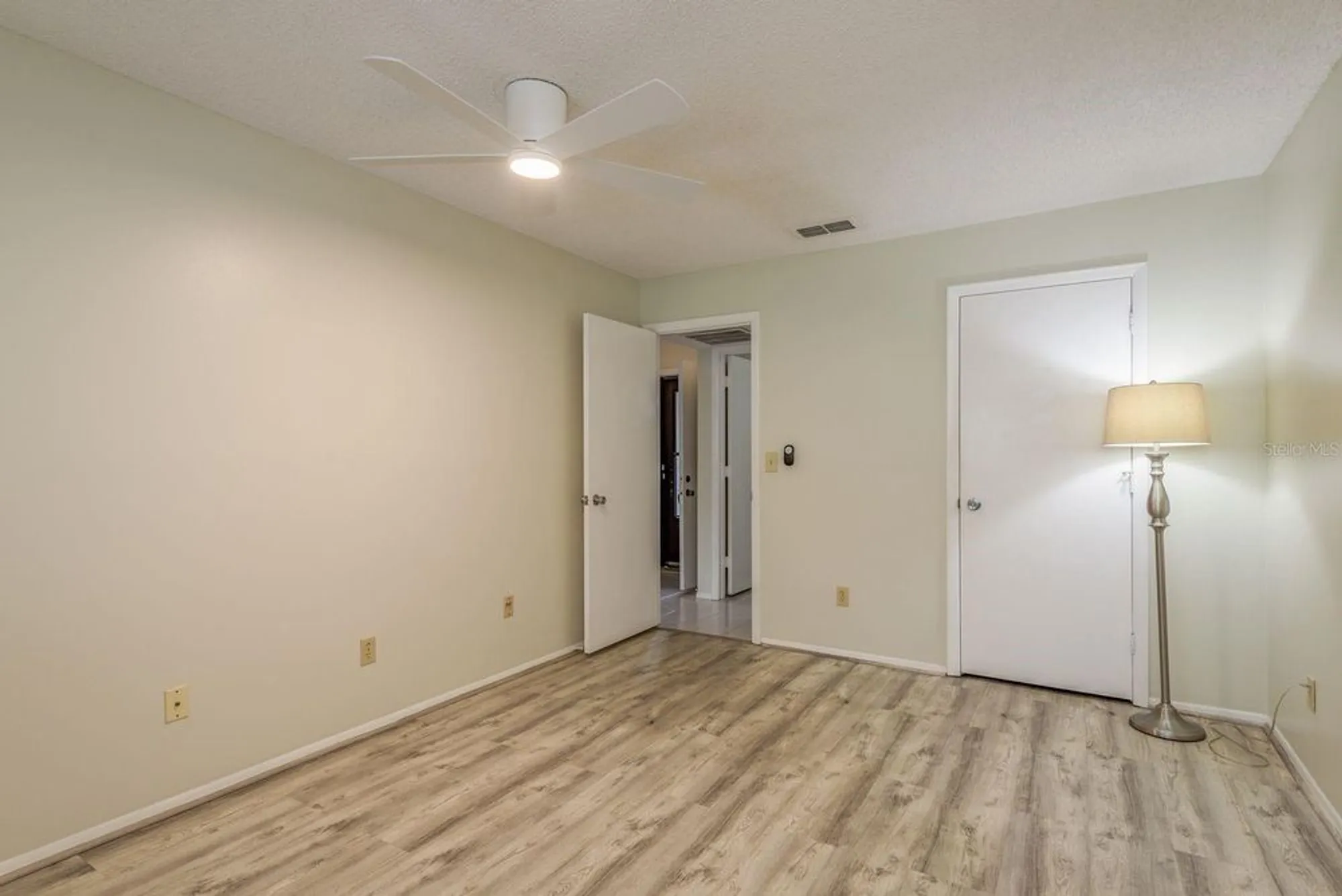 Property Slideshow image 14 of 29 | 1701 pinehurst rd 19e, Dunedin, FL, 34698