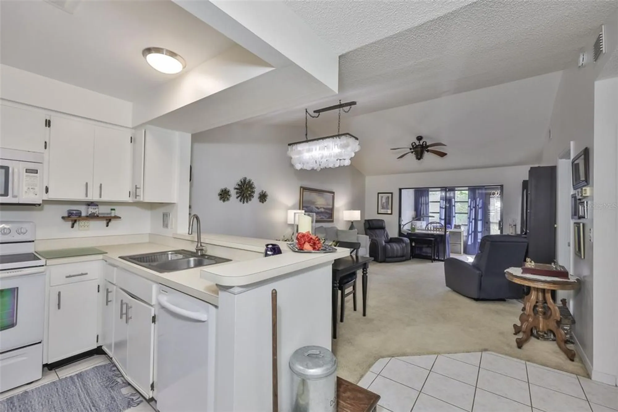 Property Slideshow image 12 of 37 | 313 knottwood ct, Sun City Center, FL, 33573