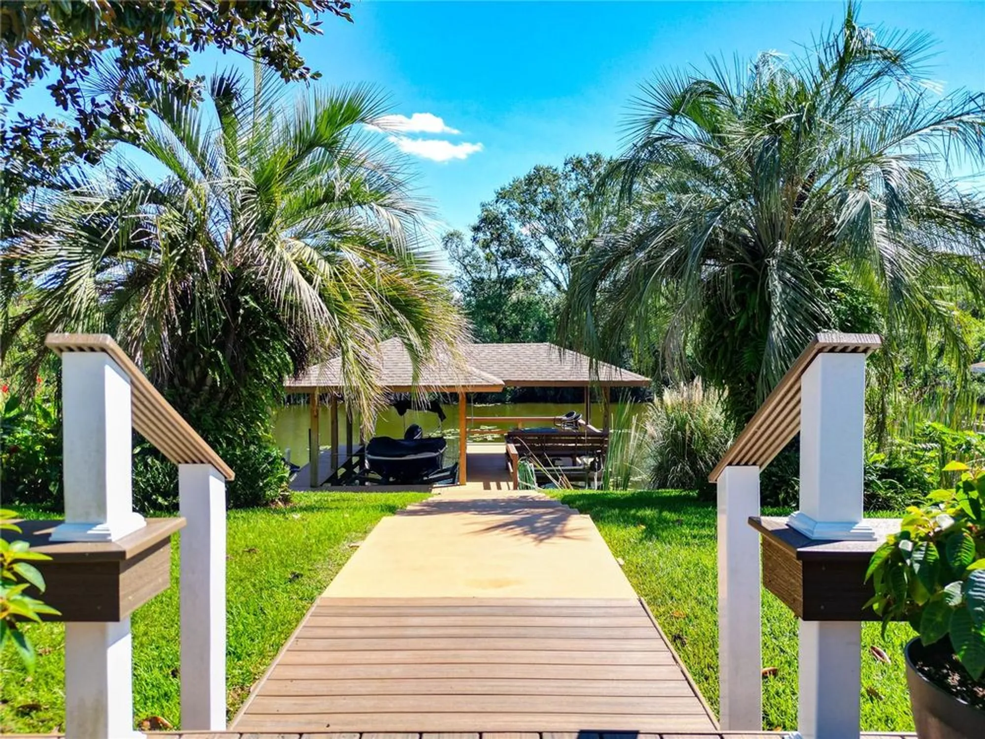 Property Slideshow image 29 of 50 | 6128 landings blvd, Lady Lake, FL, 32159