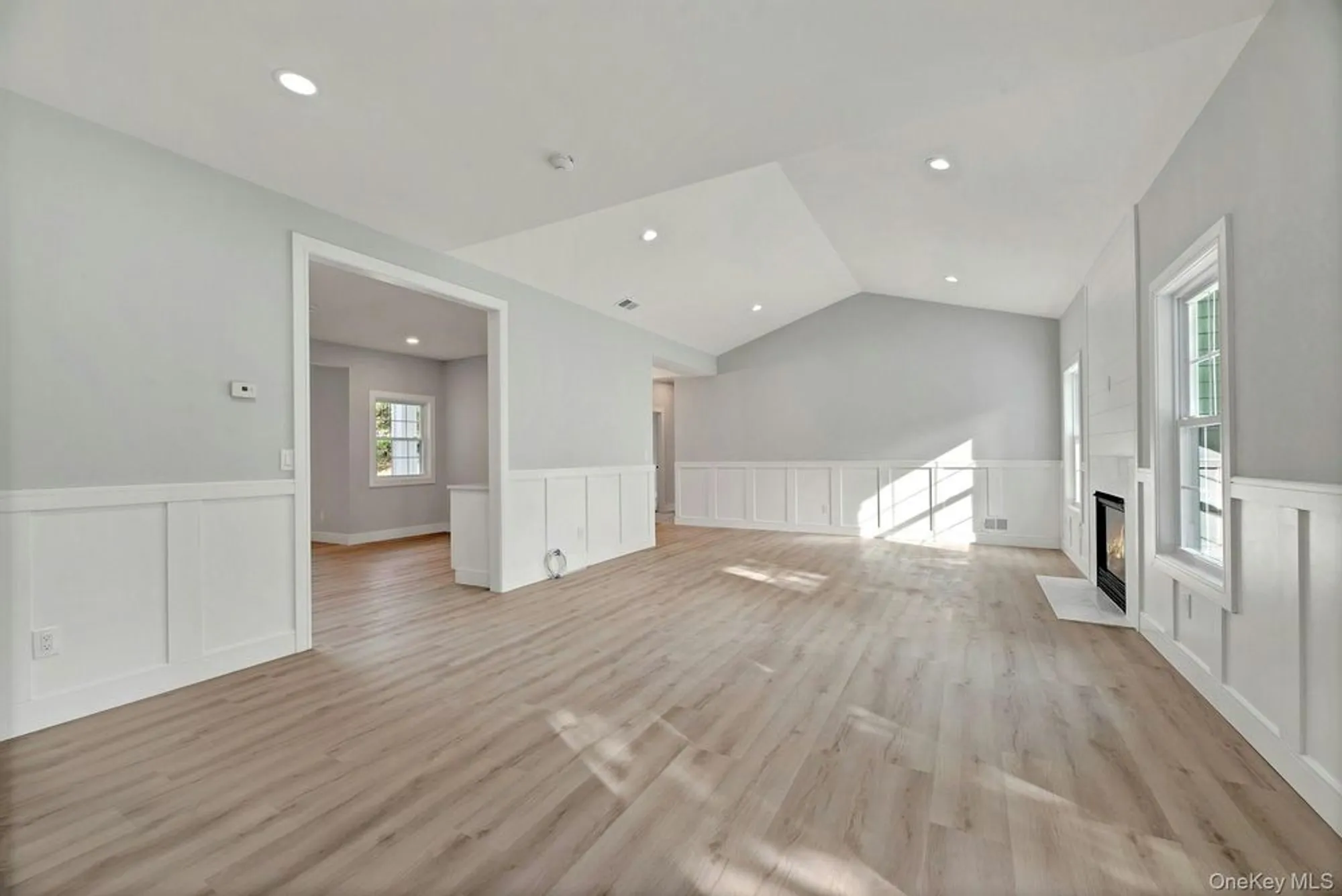 Property Slideshow image 4 of 41 | 509 oak bluff ct, Moriches, NY, 11955