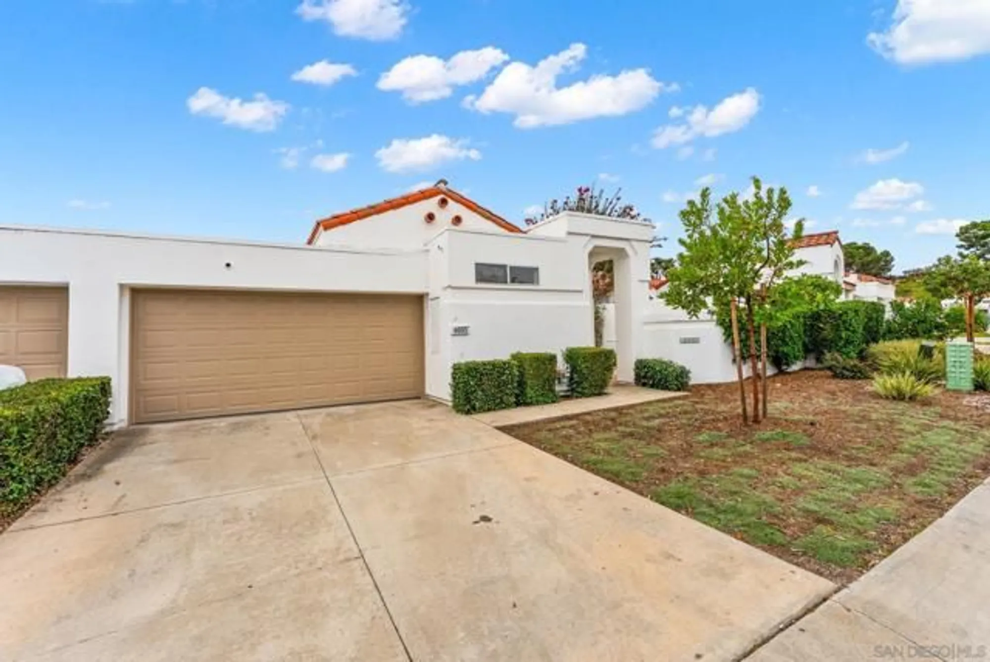 Property Slideshow image 2 of 24 | 4695 adra way, Oceanside, CA, 92056