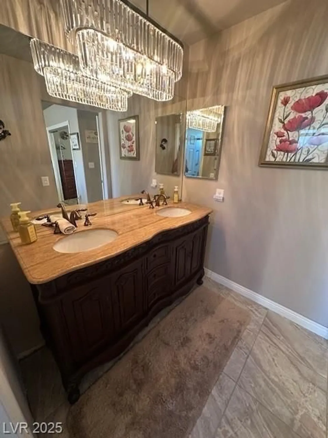 Property Slideshow image 10 of 12 | 9816 villa ridge dr, Las Vegas, NV, 89134