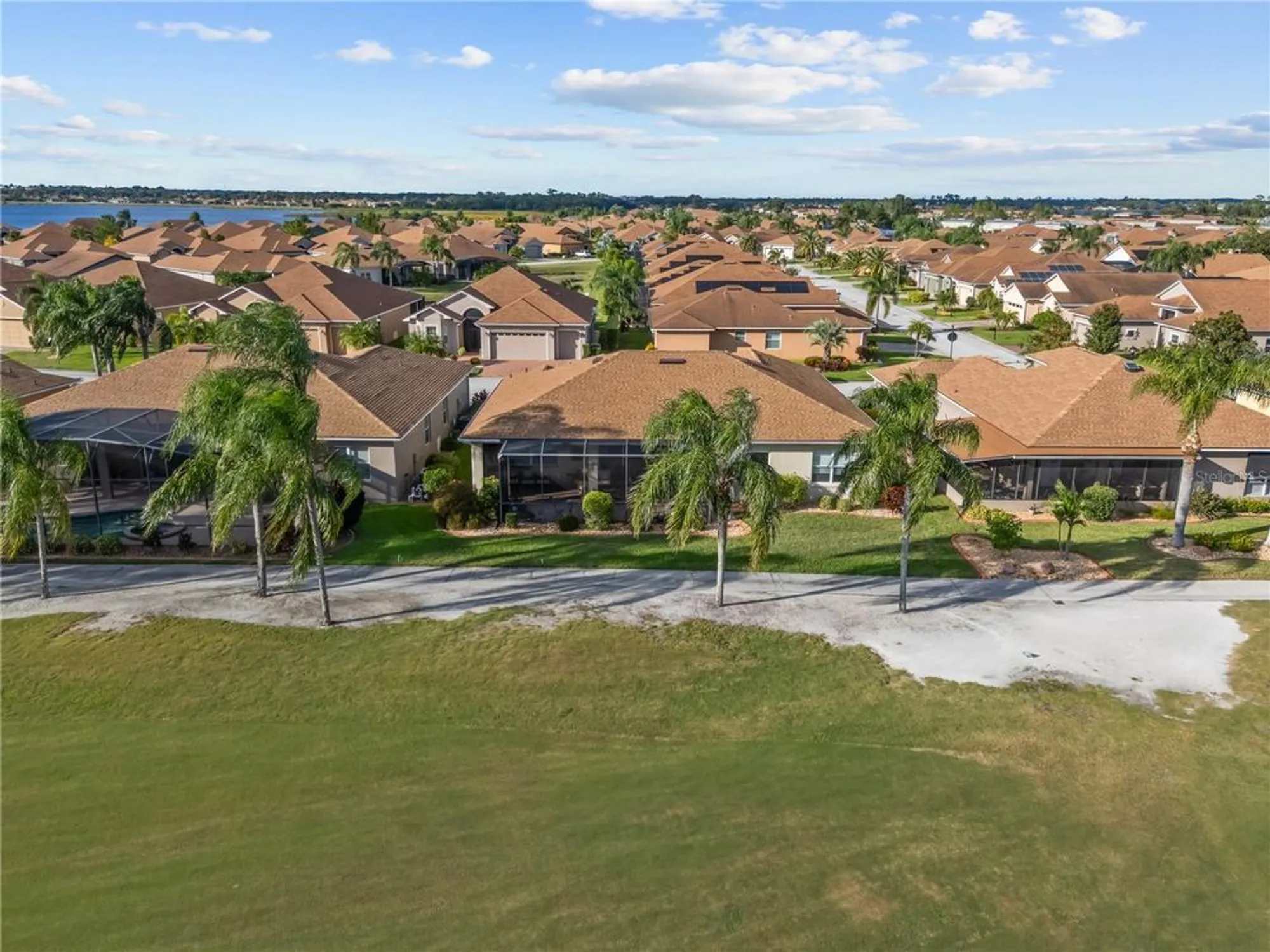Property Slideshow image 9 of 65 | 4048 phoenician way, Winter Haven, FL, 33884