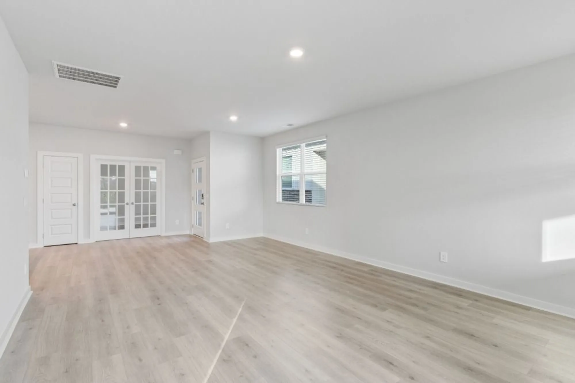 Property Slideshow image 7 of 16 | 2069 holmesburg pvt cir, Gallatin, TN, 37066