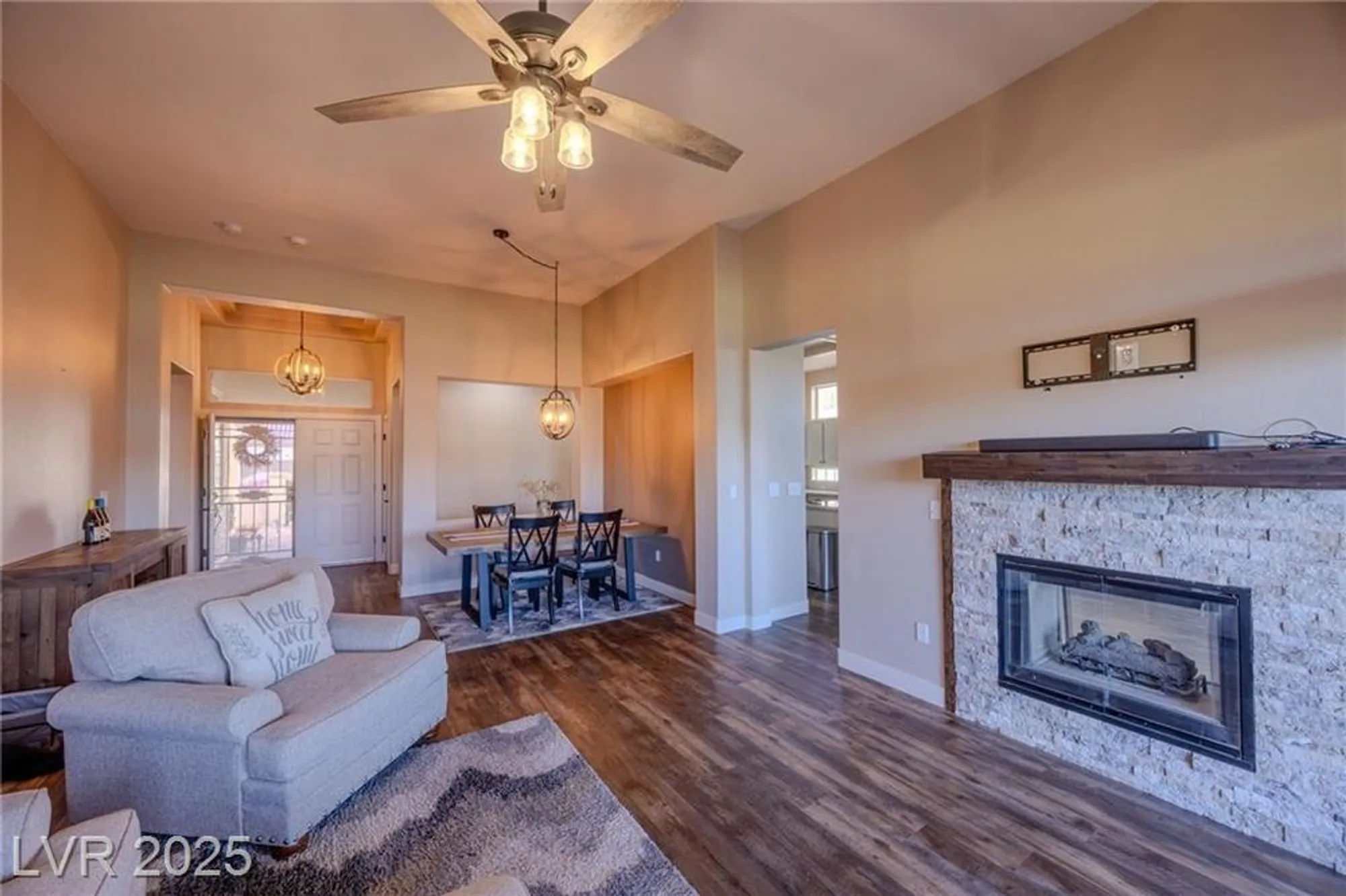 Property Slideshow image 7 of 26 | 9240 january dr, Las Vegas, NV, 89134