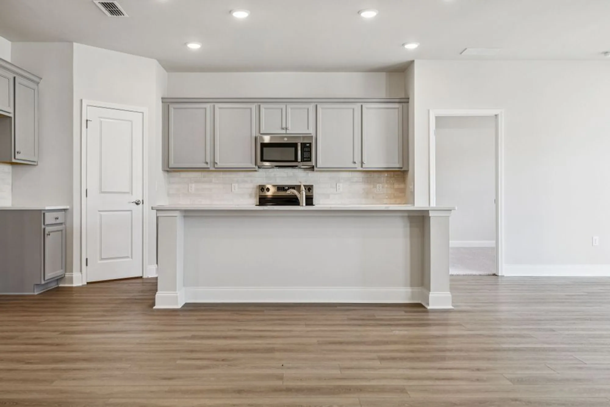 Property Slideshow image 19 of 48 | 312 stonehaus cir, Antioch, TN, 37013