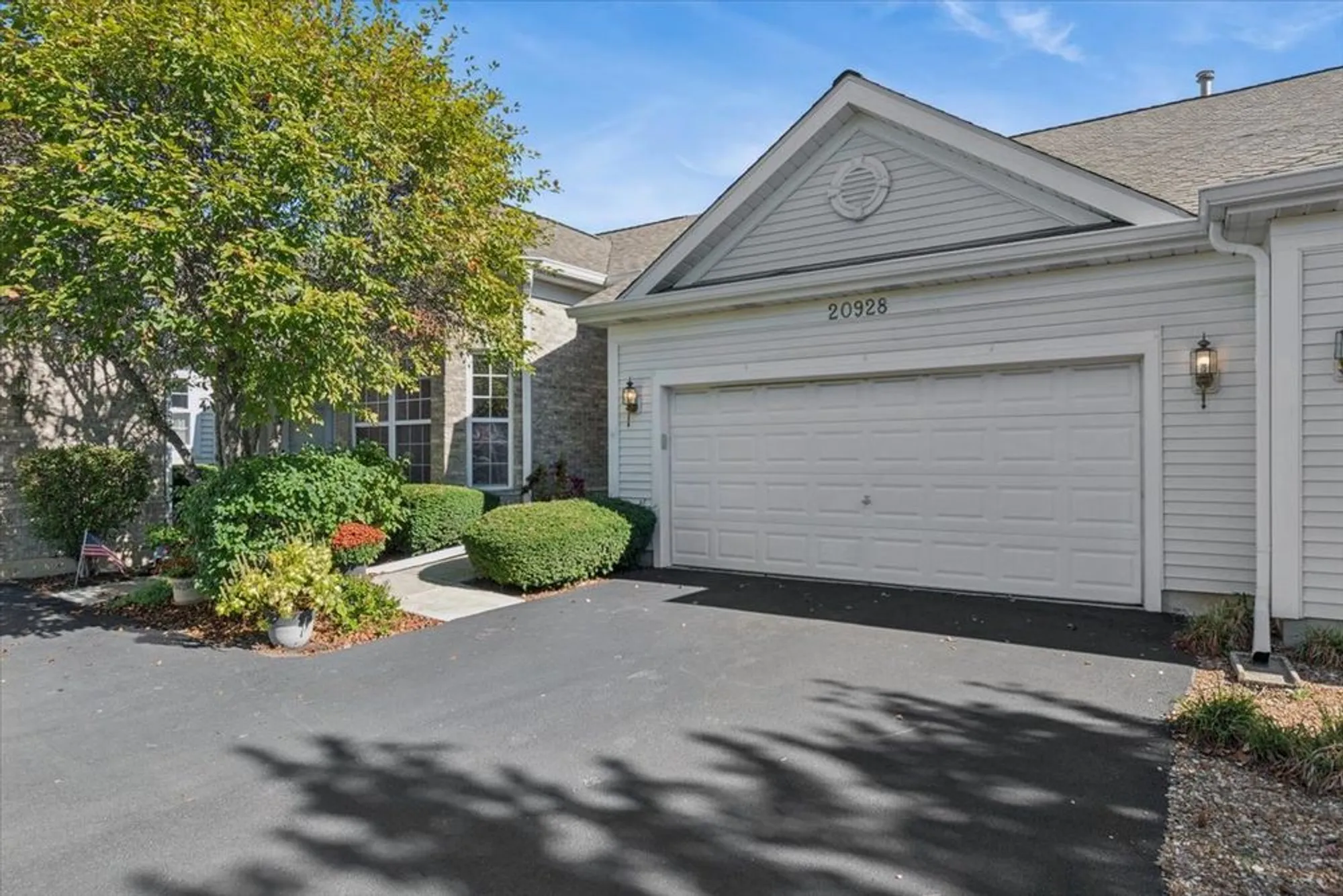 Property Slideshow image 1 of 20 | 20928 w spruce ln, Plainfield, IL, 60544