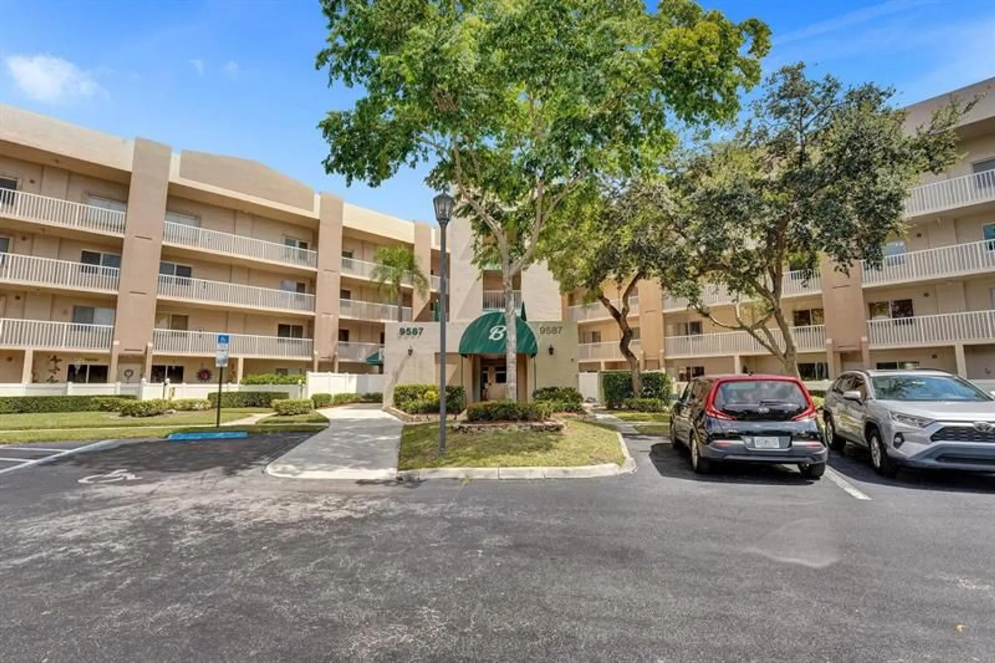 Property Slideshow image 57 of 61 | 9587 weldon cir apt b312, Fort Lauderdale, FL, 33321