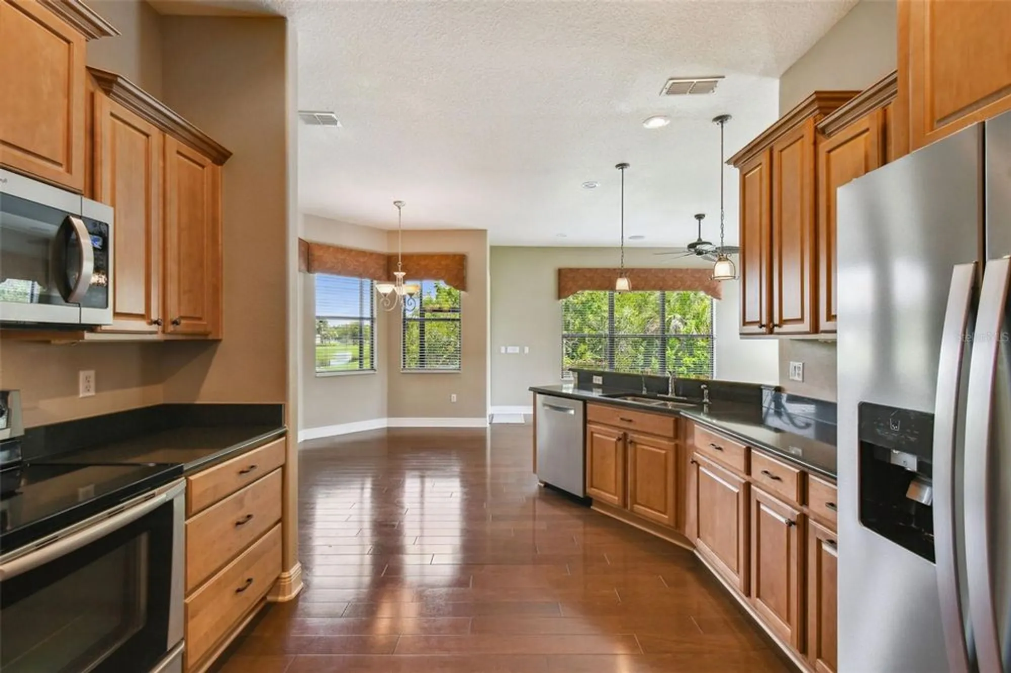 Property Slideshow image 13 of 57 | 313 santa barbara ln, Kissimmee, FL, 34759