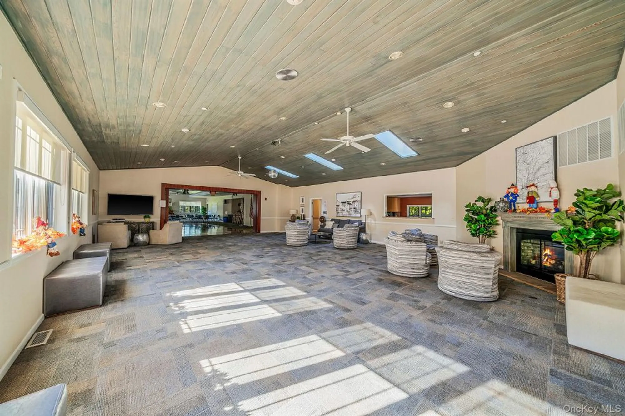 Property Slideshow image 44 of 48 | 1407 middle rd unit 258, Calverton, NY, 11933