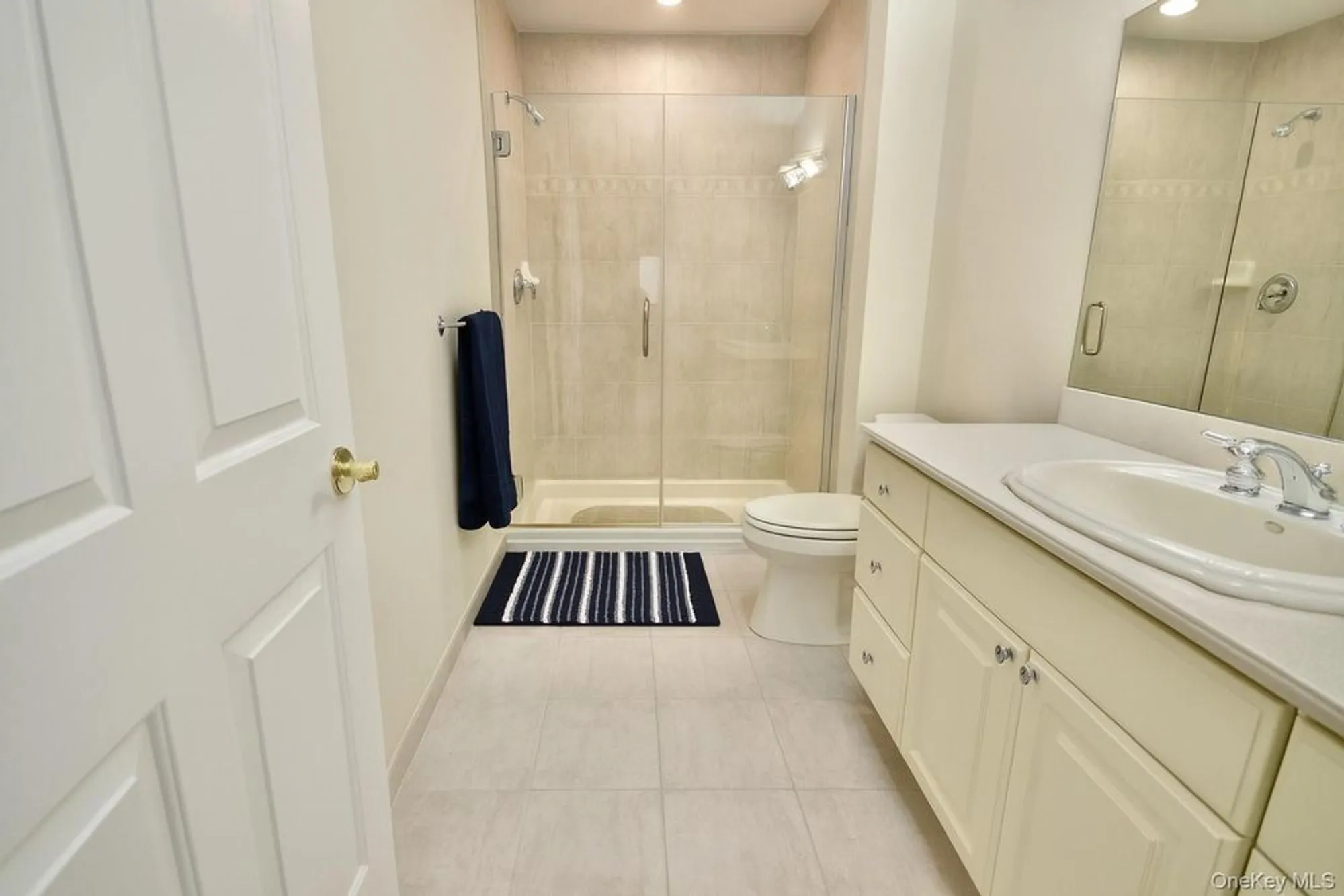 Property Slideshow image 13 of 24 | 445 bardini dr, Melville, NY, 11747