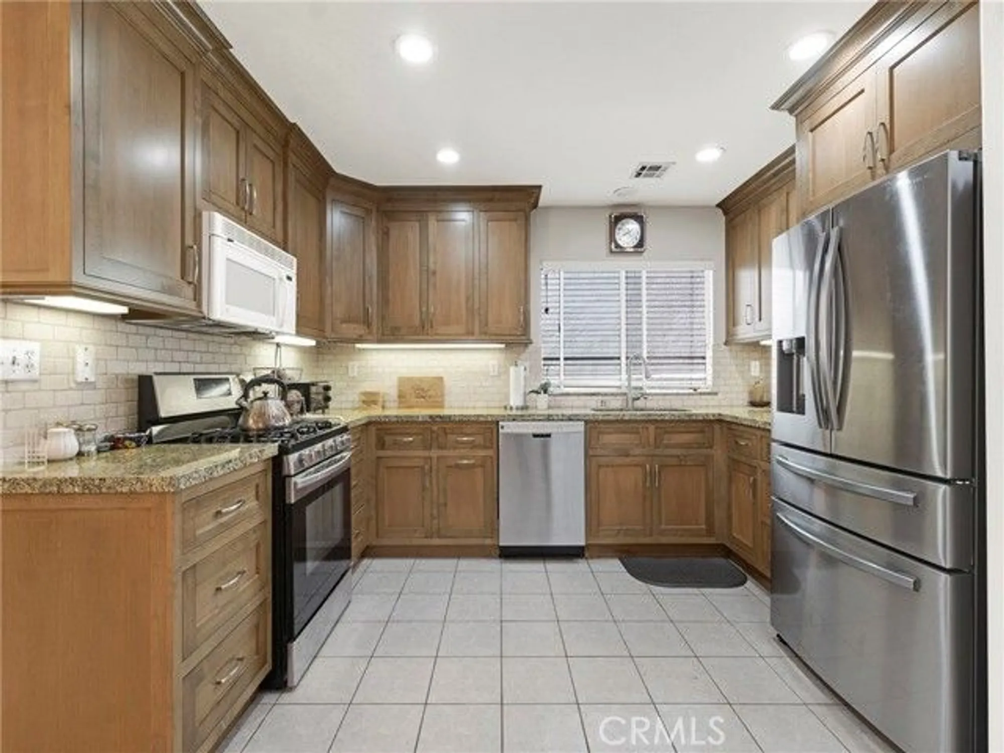 Property Slideshow image 15 of 31 | 5621 daisy st, Simi Valley, CA, 93063