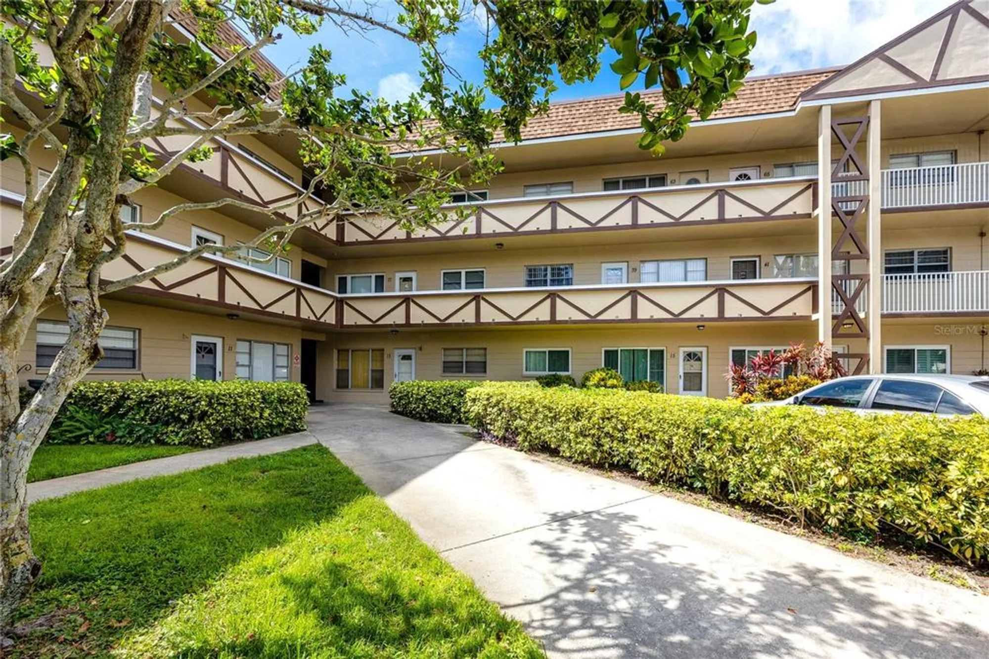 Property Slideshow image 4 of 42 | 2463 brazilia dr apt 39, Clearwater, FL, 33763