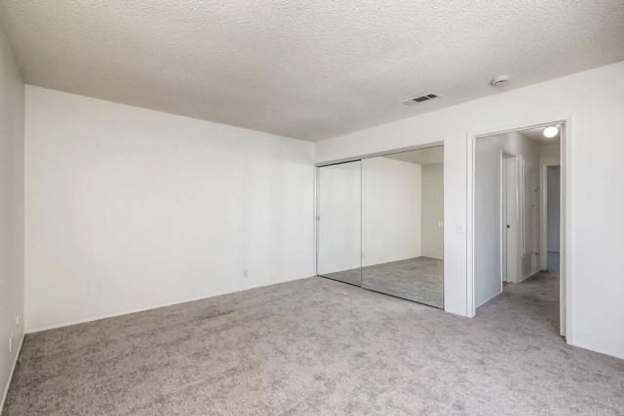 Property Slideshow image 17 of 41 | 3839 vista campana 16, Oceanside, CA, 92057