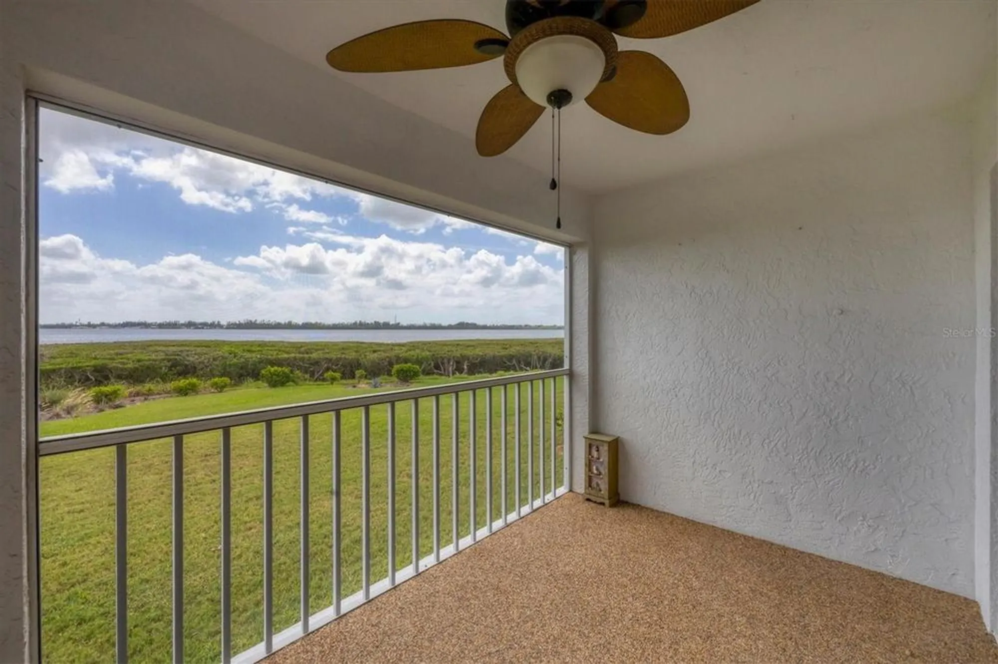Property Slideshow image 26 of 28 | 1153 edgewater cir, Bradenton, FL, 34209