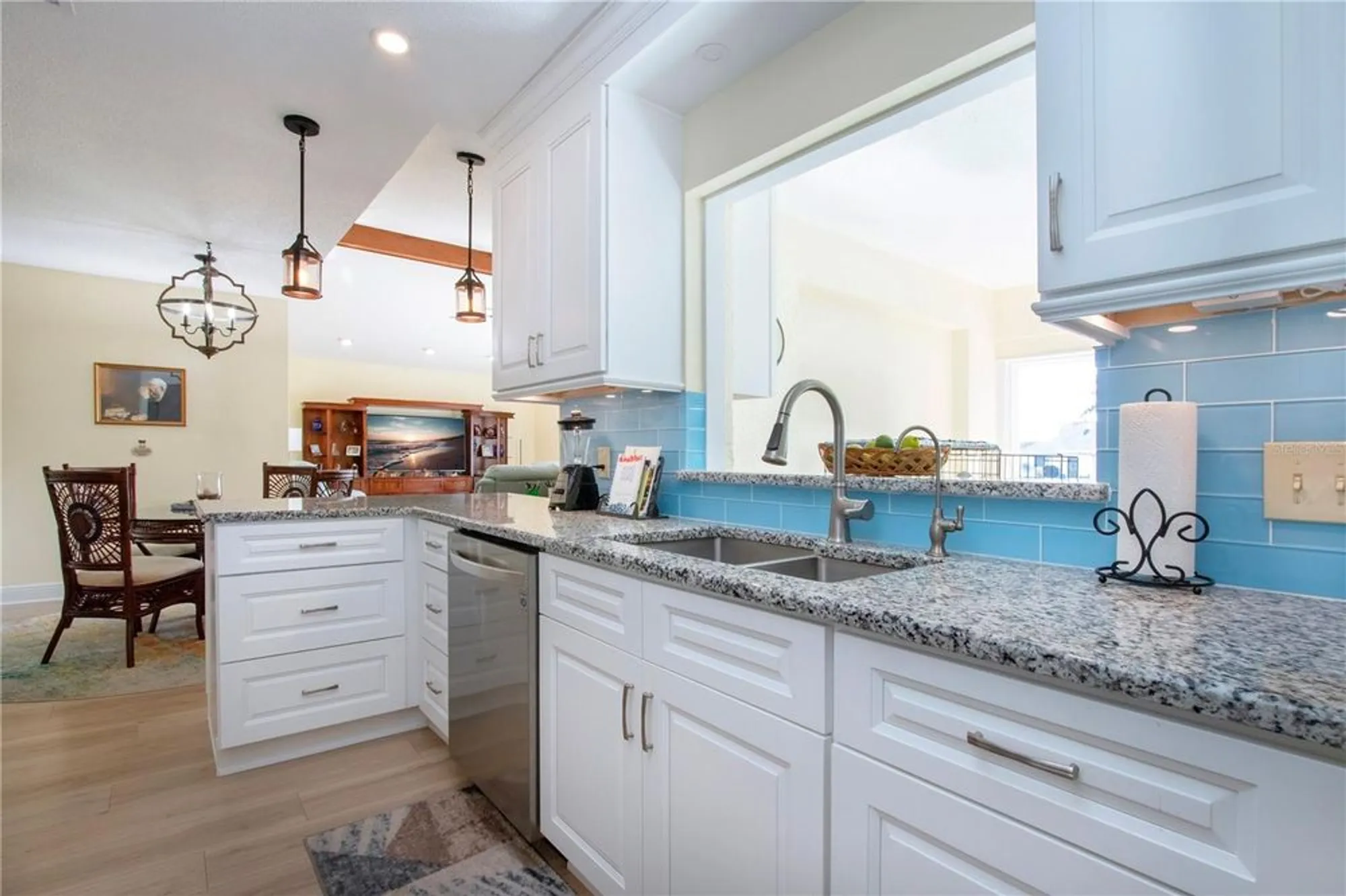 Property Slideshow image 21 of 69 | 2016 east view dr, Sun City Center, FL, 33573