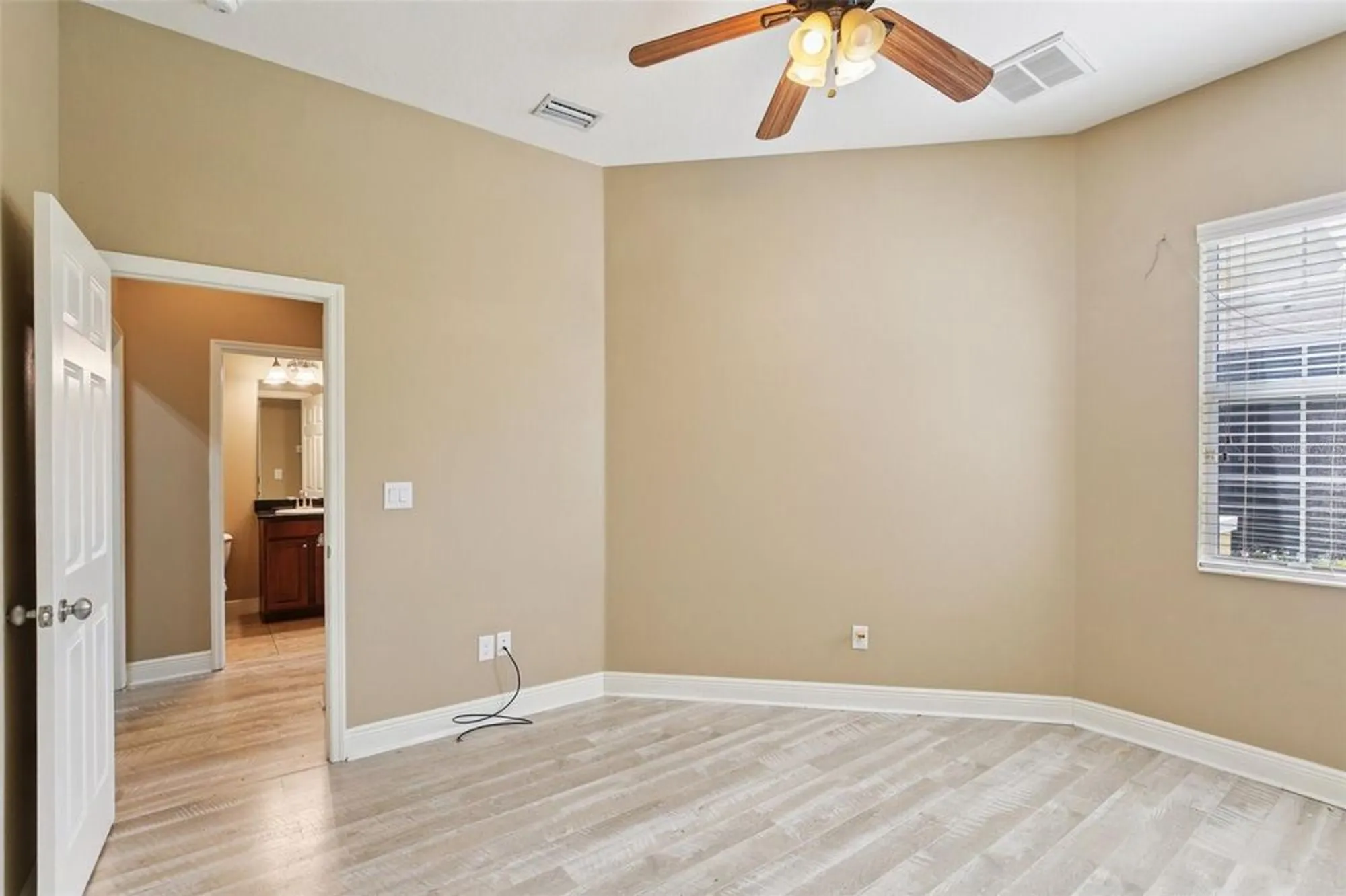 Property Slideshow image 22 of 35 | 221 sunset crest ct, Apollo Beach, FL, 33572